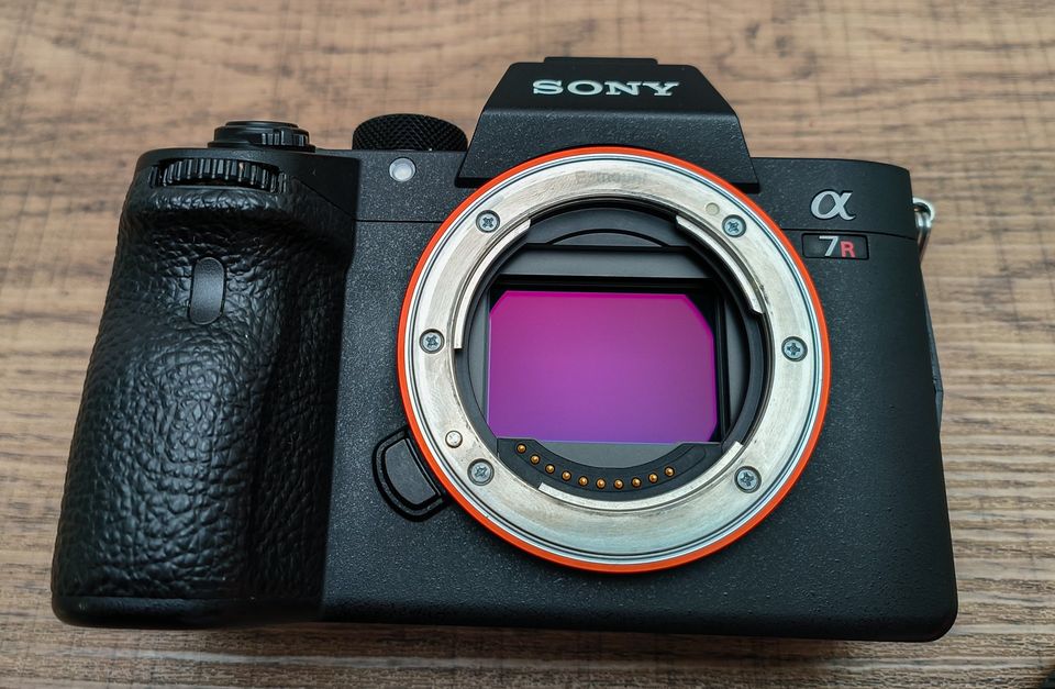 Is the used Sony A7R2 camera a good purchase?