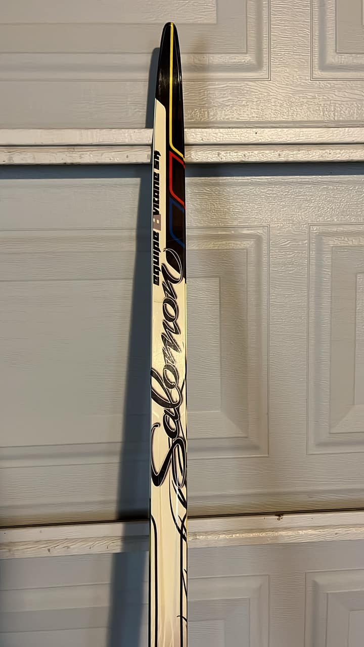 salomon equipe rs medium hard skate skis 7 w/ Prolink Access directional fiberglass wrap and pre Salomon RS8 Skate Skis With