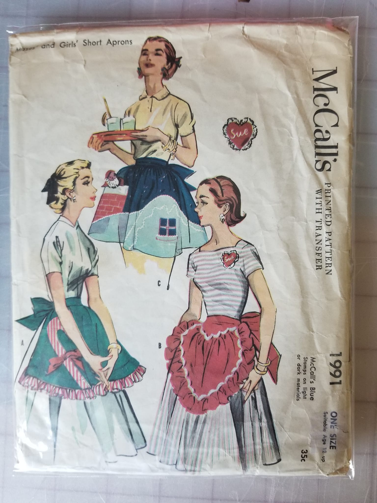 Sewing reversible heart apron with polkadots using McCall's 1991