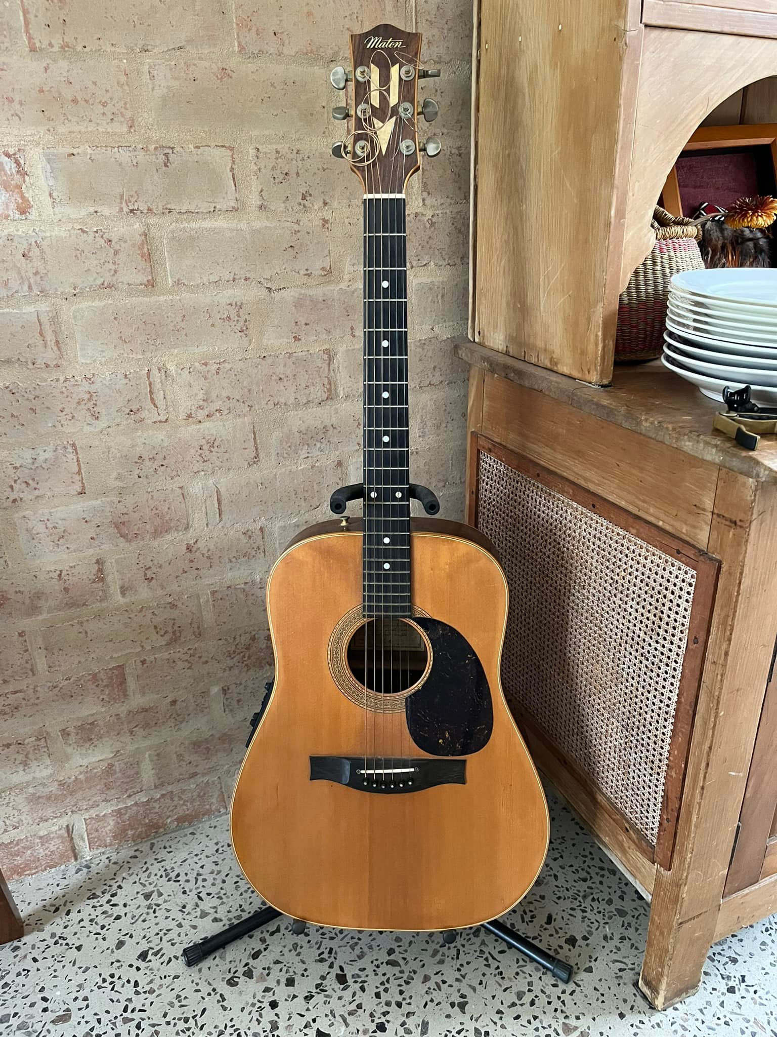 maton　MATE Maton guitar with S.S. 300/6 model, purchased second-hand in 1986