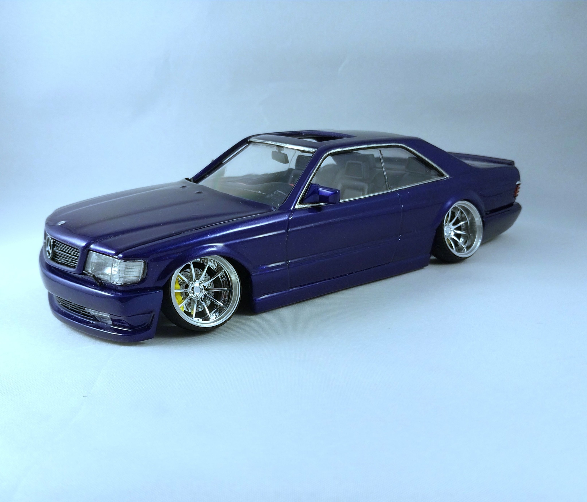 Custom 1/24 scale Tamiya 1983 Mercedes Benz 500 SEC model