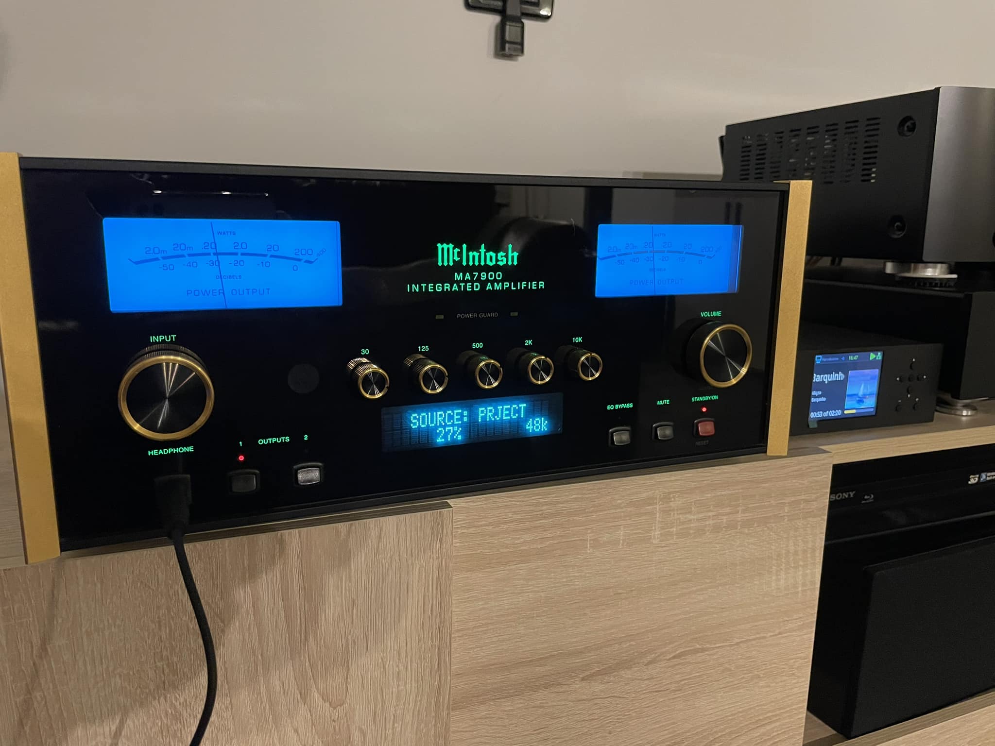 Which McIntosh amplifier is better for Klipsch RF7 III, 8900 or 9000?
