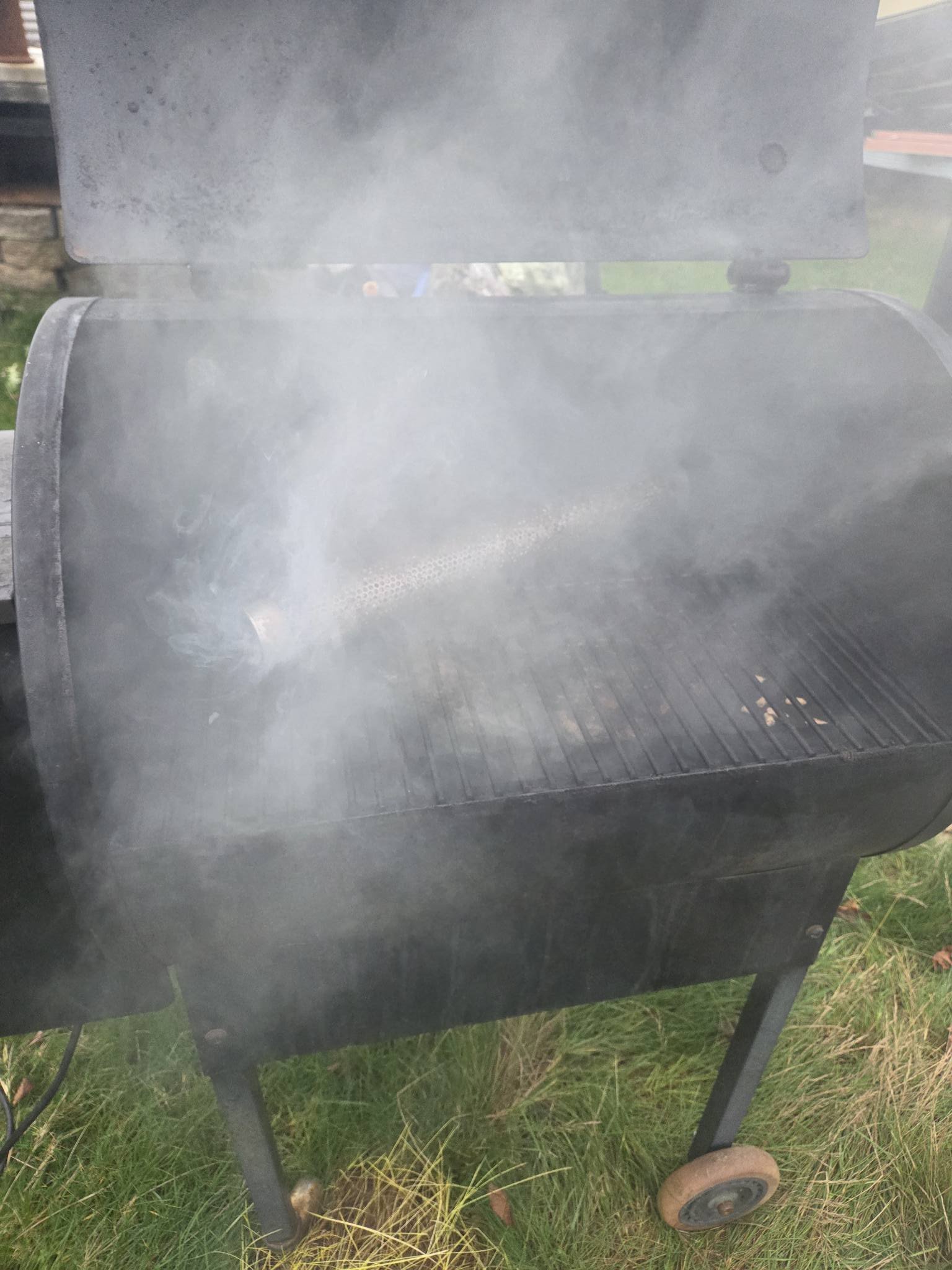 How to use a smoke tube for cold smoking cheese?