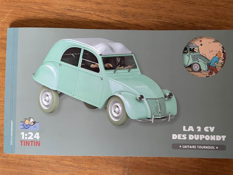 Bilingual book about 2cv car