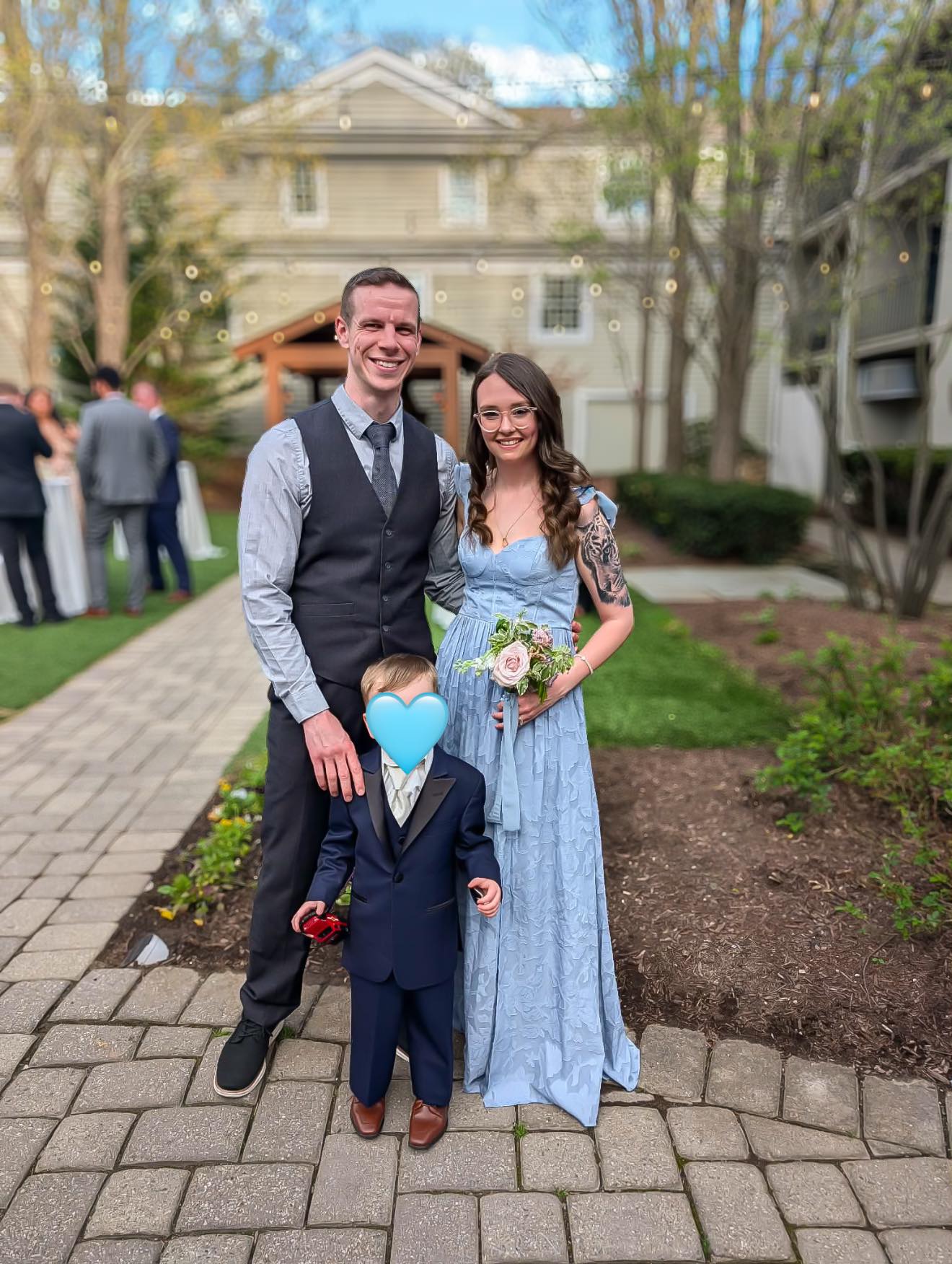 azazie blue floral dress dusty burnout dress, size4 minimally altered and zero alterations to length. Would anyone be interested in purchasing this? Blue fern floral Size:S(45-50kg;150-164cm SS_rec Proof a black wedding