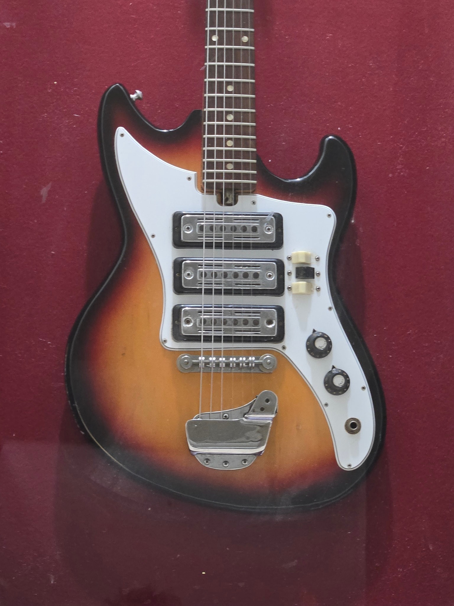 What year is the Teisco KEP-10t guitar from?