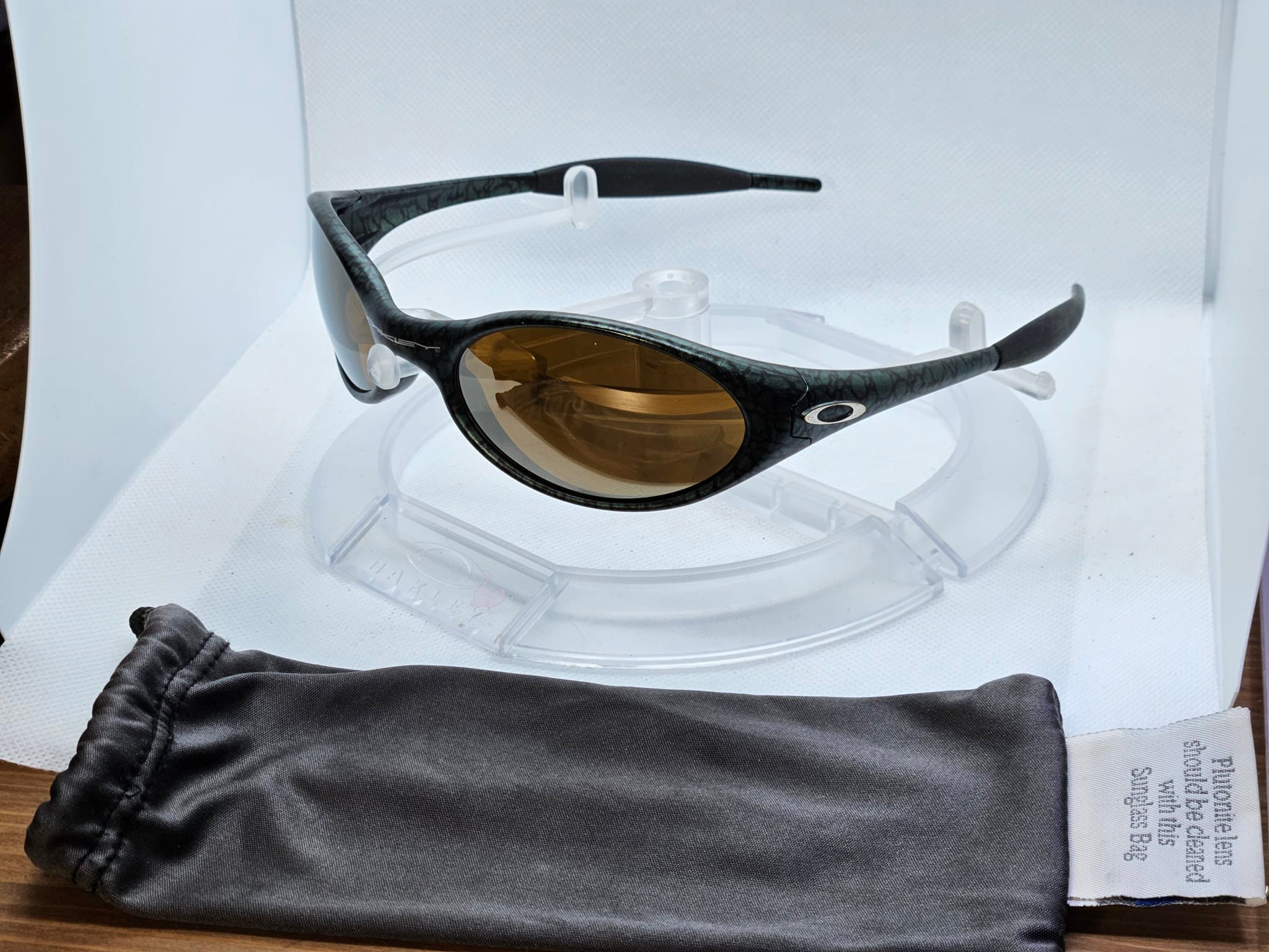 Are these Oakley Eye Jacket 1.0 sunglasses legit?