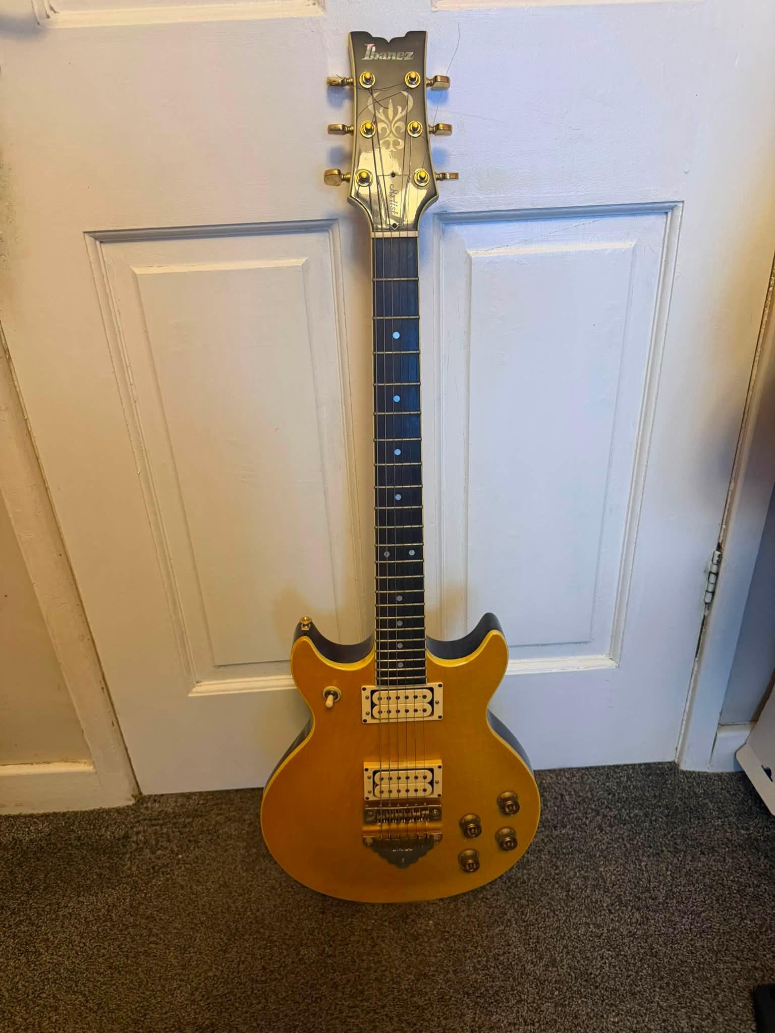 Hi. I have an Ibanez SA series with 2 jack inputs. Ive googled