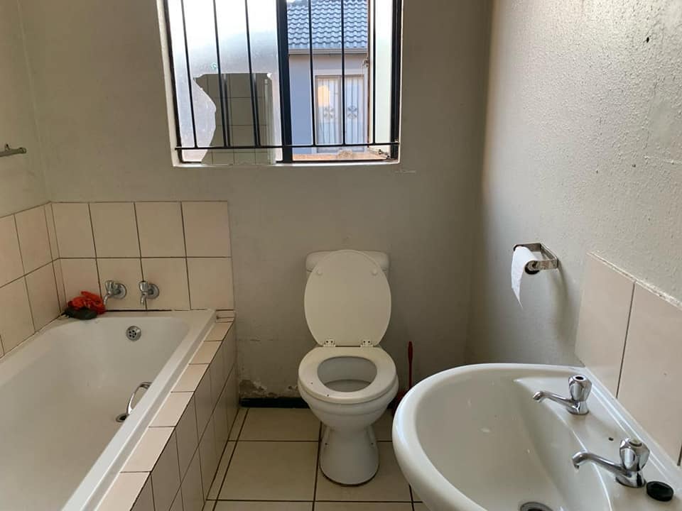 Spacious 4 Bedroom house Cosmo City Ext 5