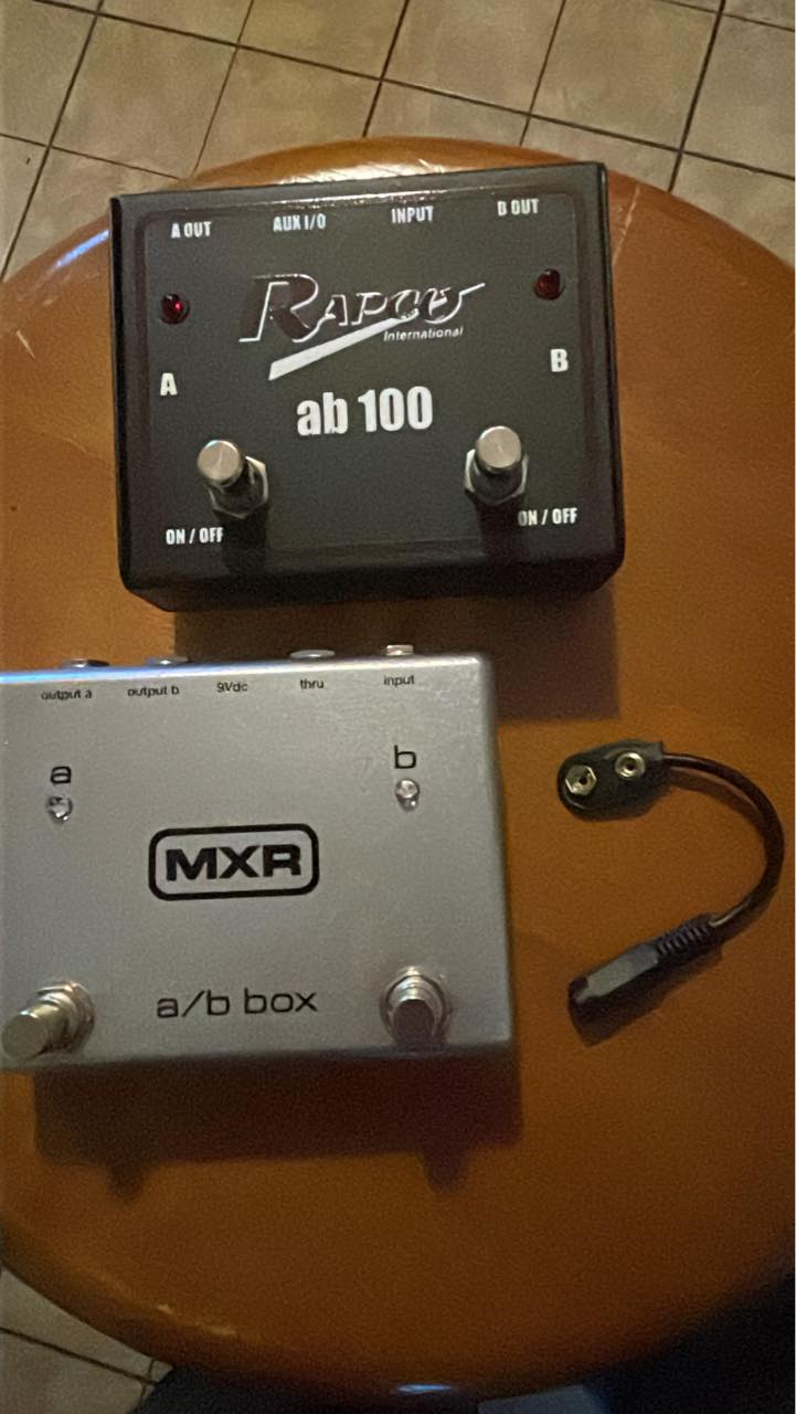 What is the MXR pedal with secondary power plug?