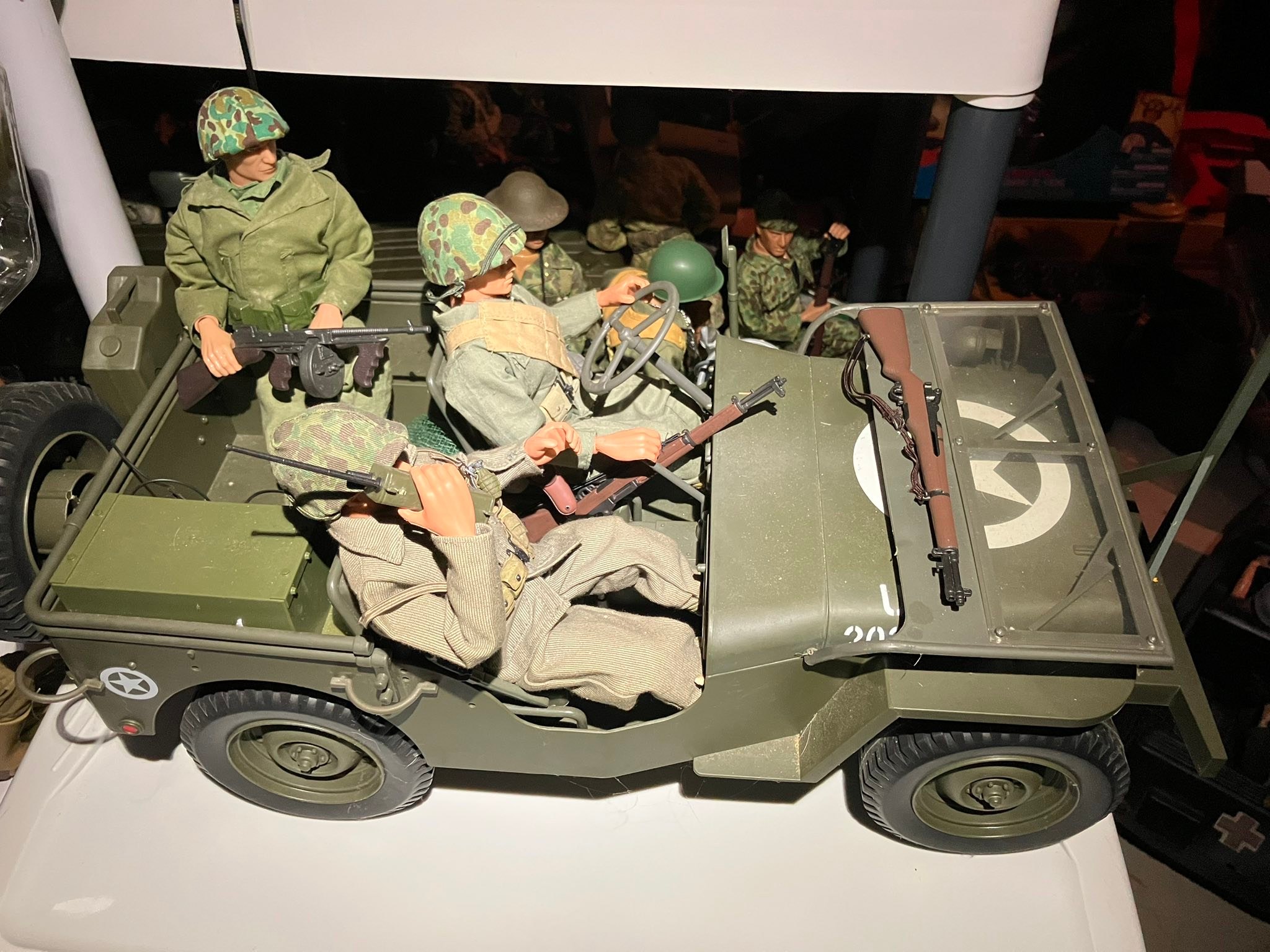 1/6 ジープ Customized 1/6 scale SOTW jeep with wire-cutter