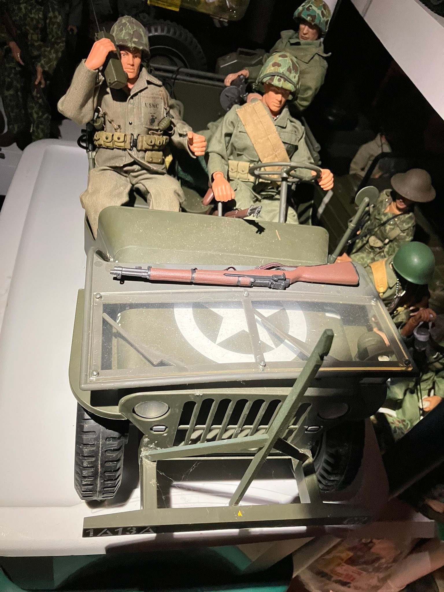 Customized 1/6 scale SOTW jeep with wire-cutter