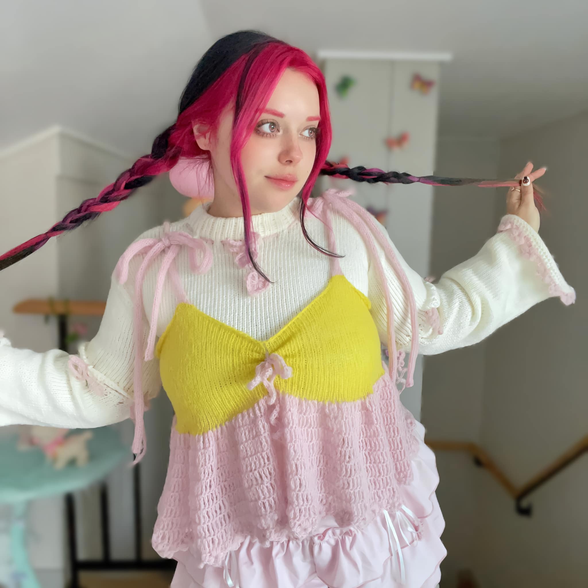 Crochet two-piece set with removable sleeves and heart ties