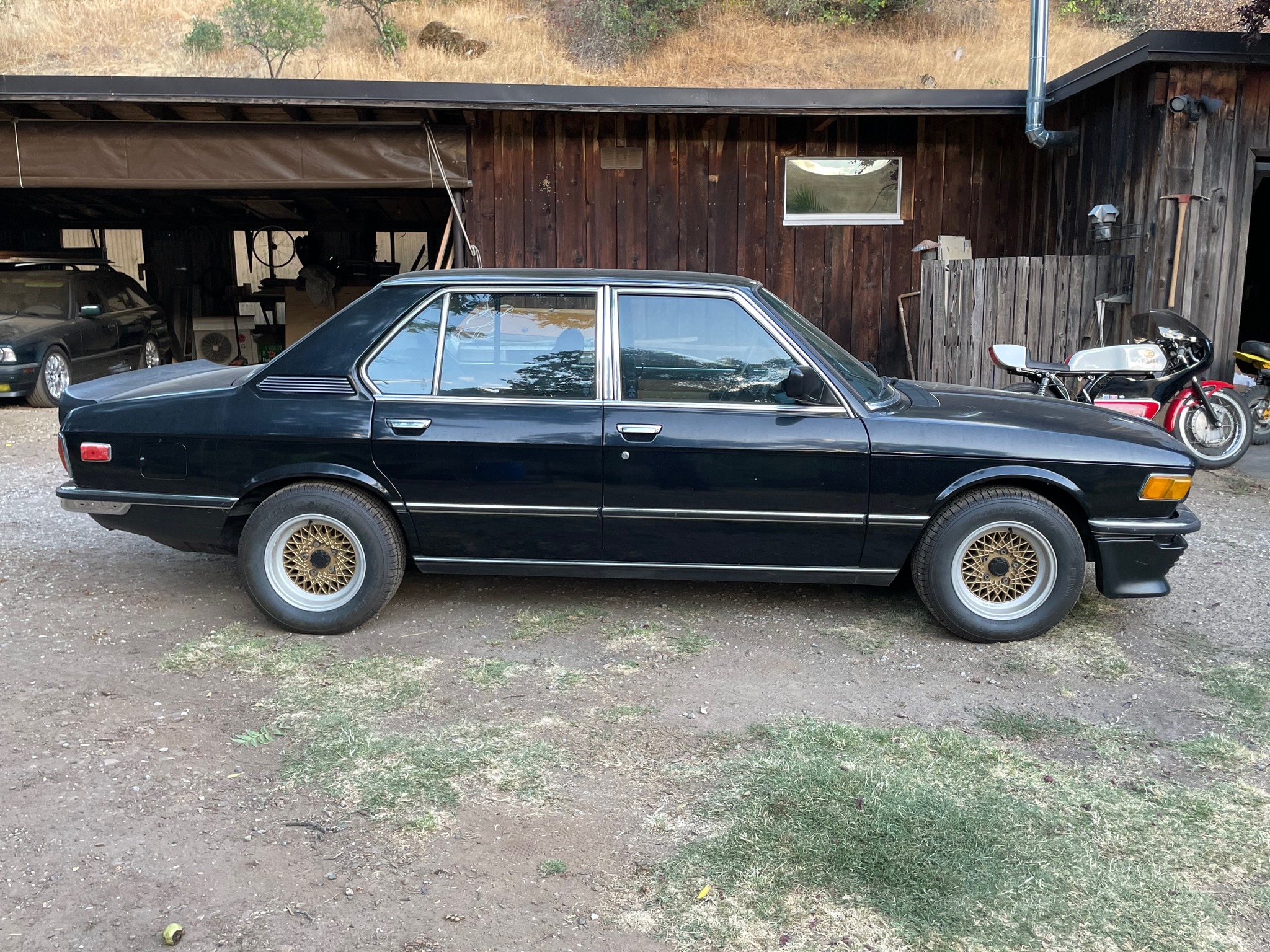 My 528 project, need to find some euro front blinkers.
