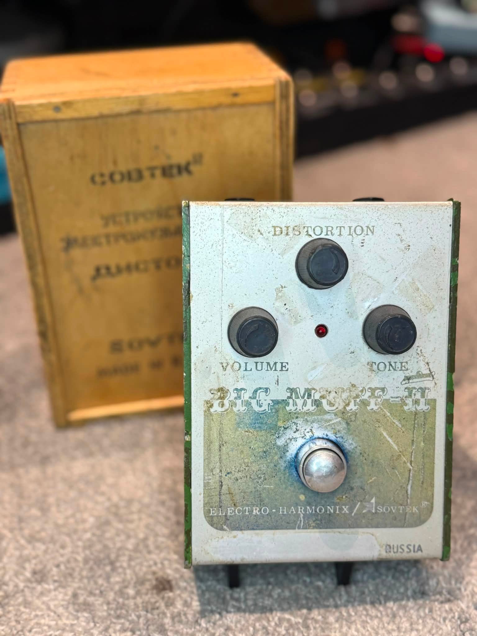 Rare Electro-Harmonix Sovtek Civil War Big Muff Pi 1991 White