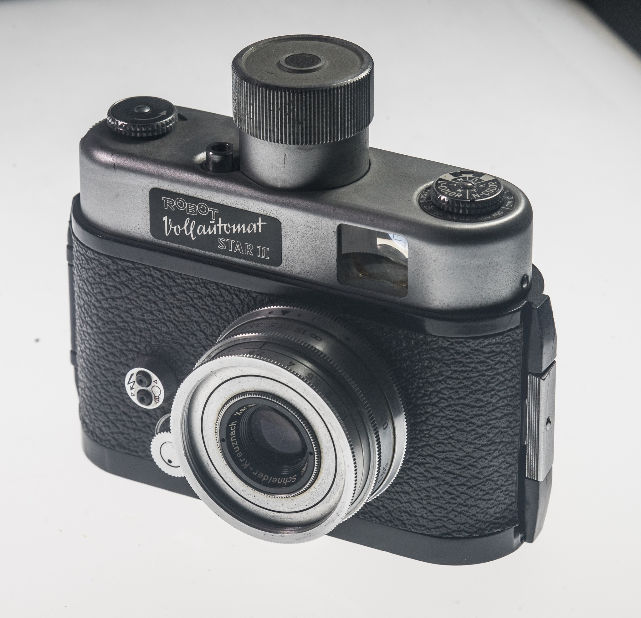 Robot Star II camera uses 35mm film for square images