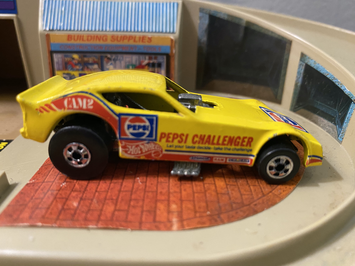 Hot Wheels Army Funny Car / Human Torch / Pepsi Challenger