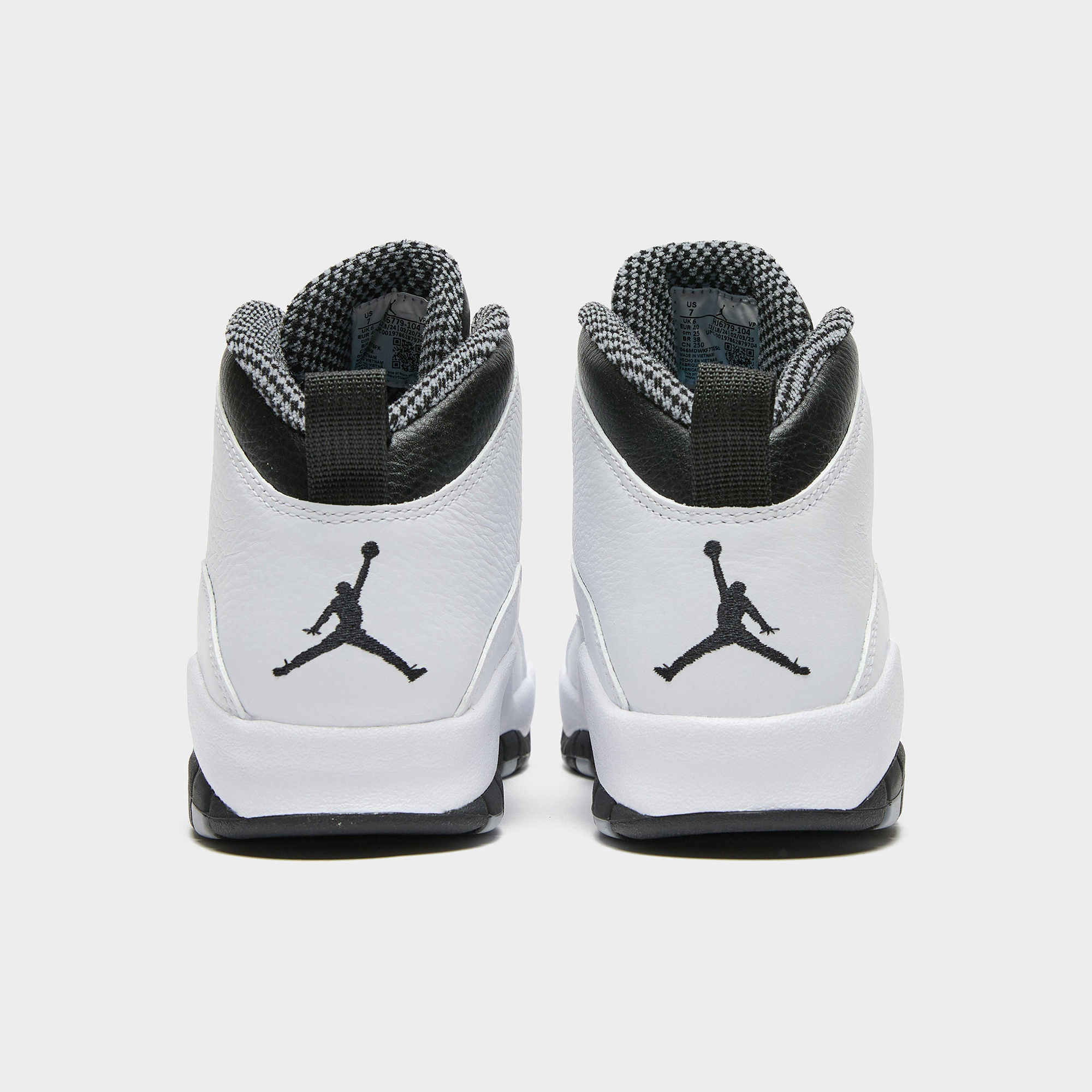 First Looks at the 2025 Air Jordan 10 OG 