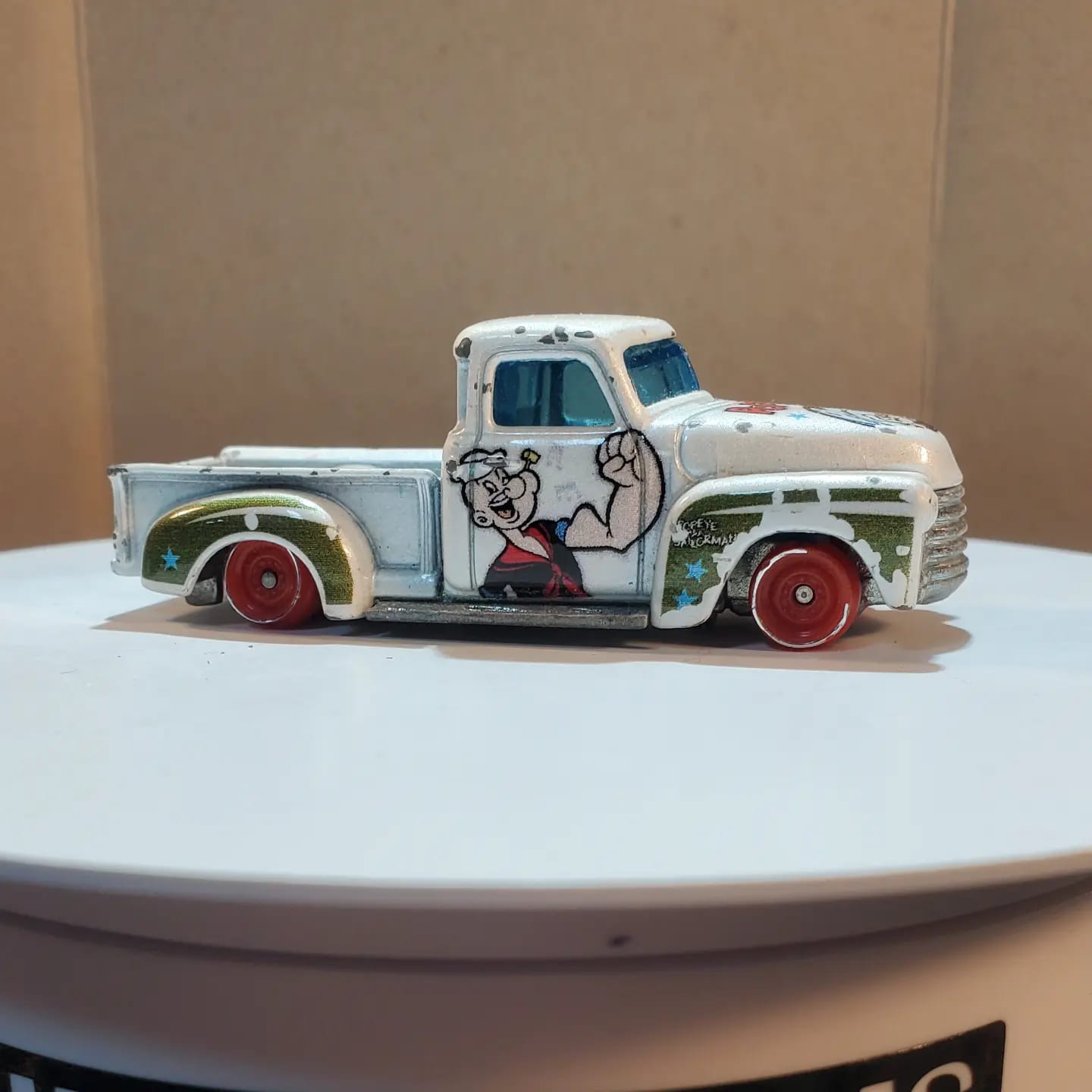 2008 hot wheels 52 chevy pickup holiday edition?