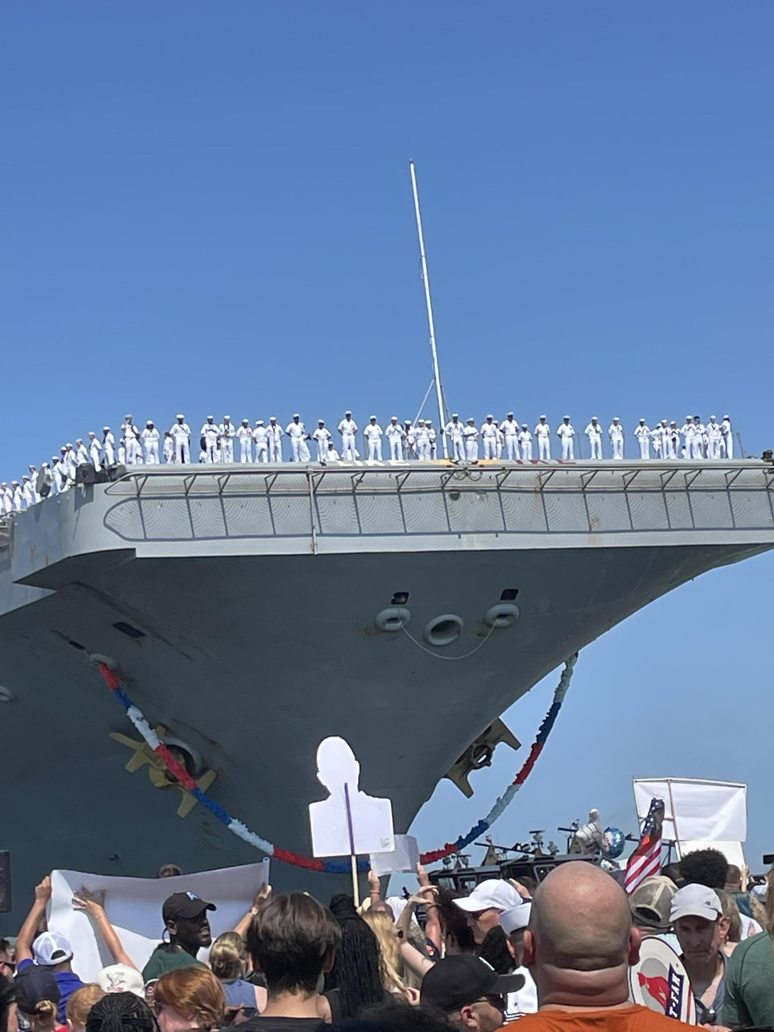 What brings comfort to navy moms during winter?