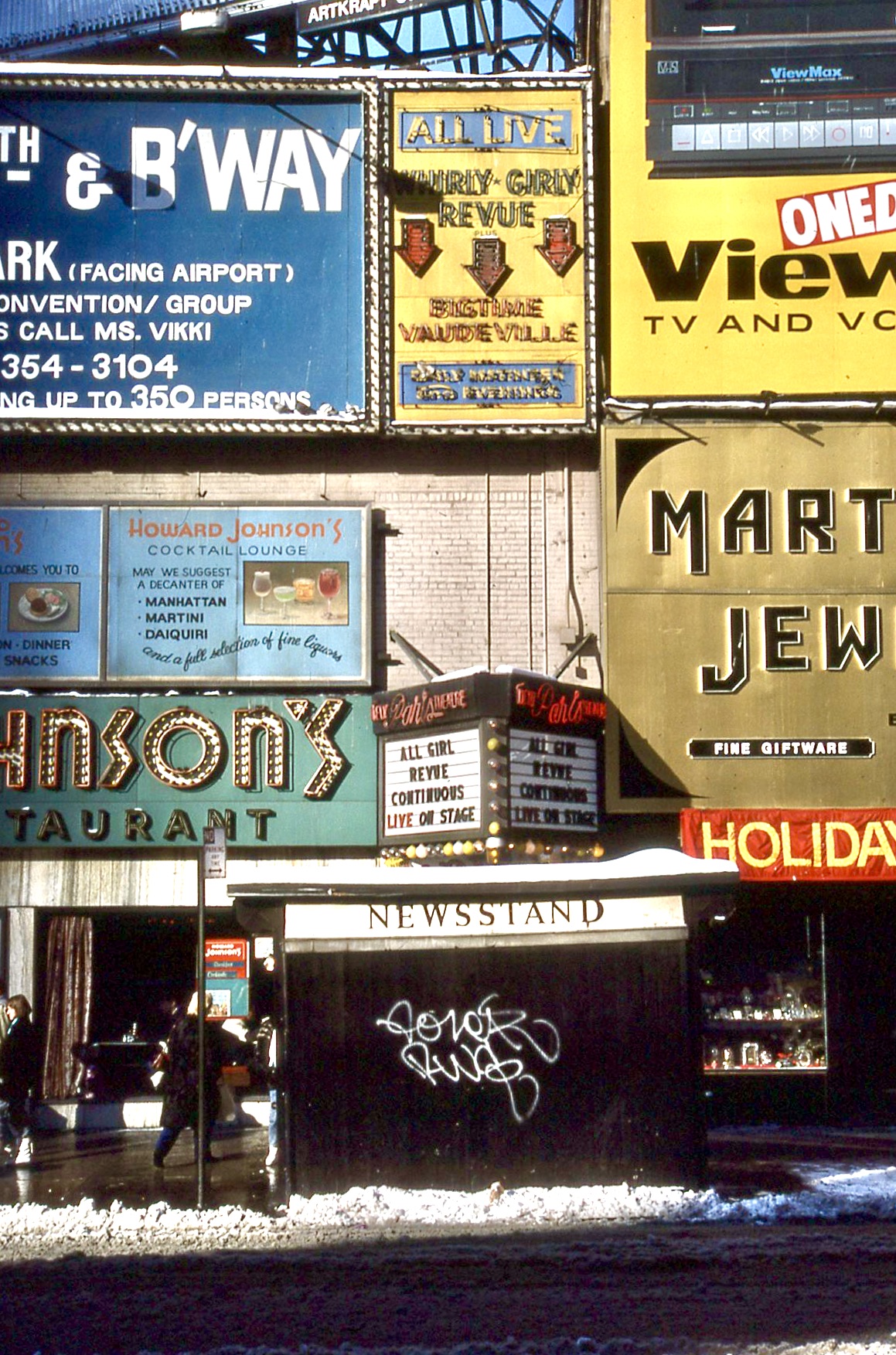 Photo of a Times Square in the 90s that will never return again.