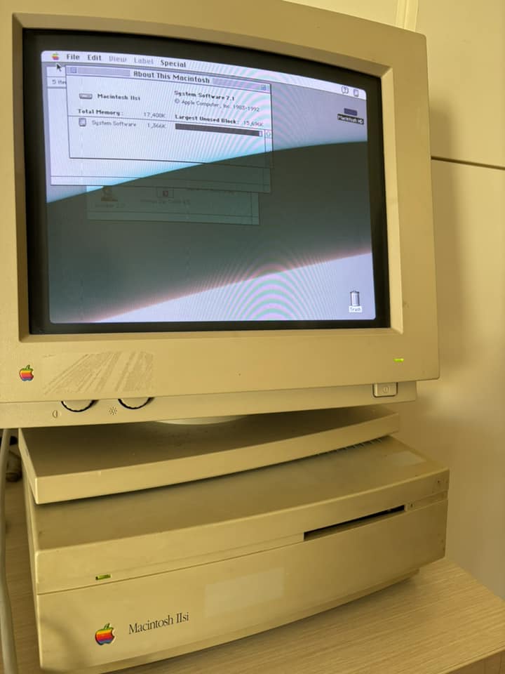 Macintosh IIsi screen distortion issue