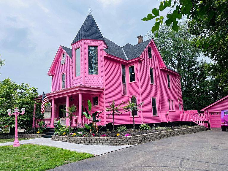 Barbiecore Castle 🌸! PINK! PINK!! PINK!!! Duplexed with Ken's
