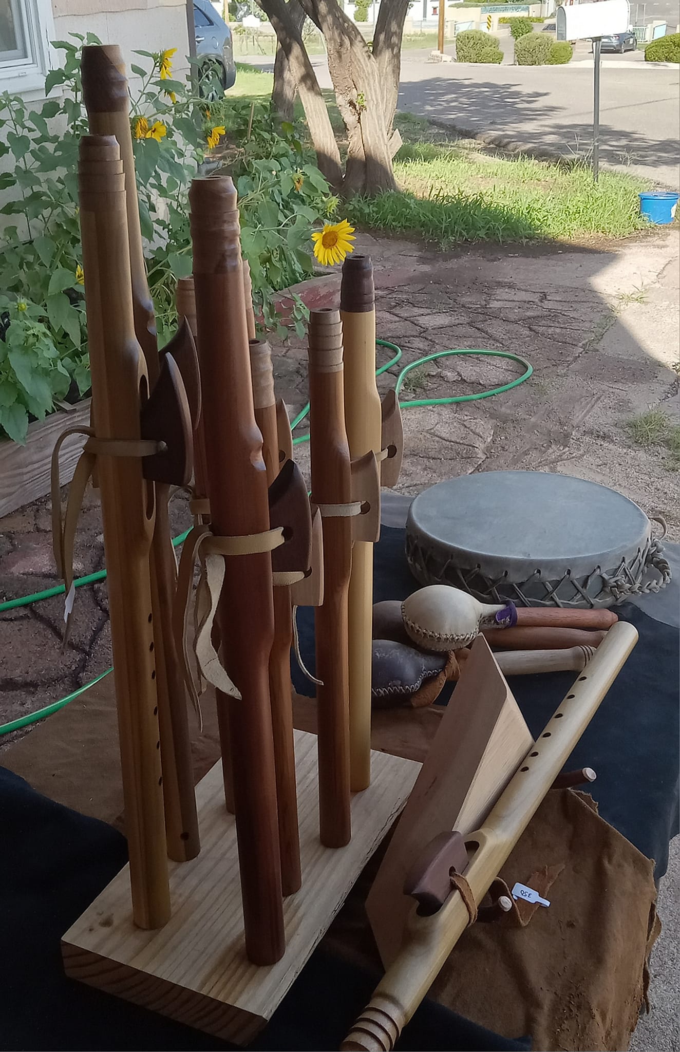 Handcrafted flutes and didgeridoo lessons available