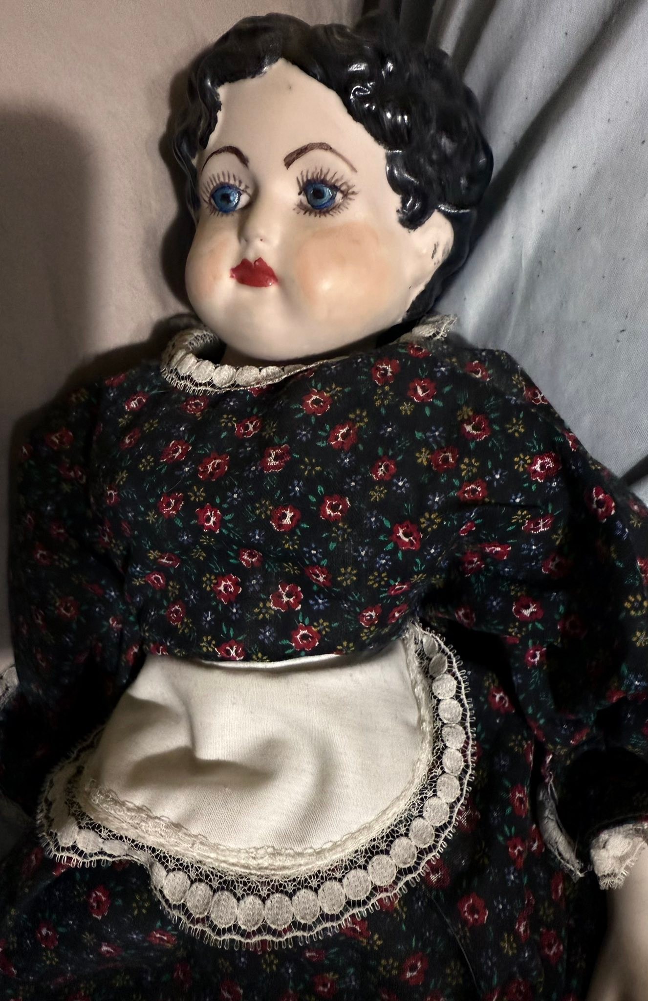What is the history and origin of this vintage, hand-painted china 