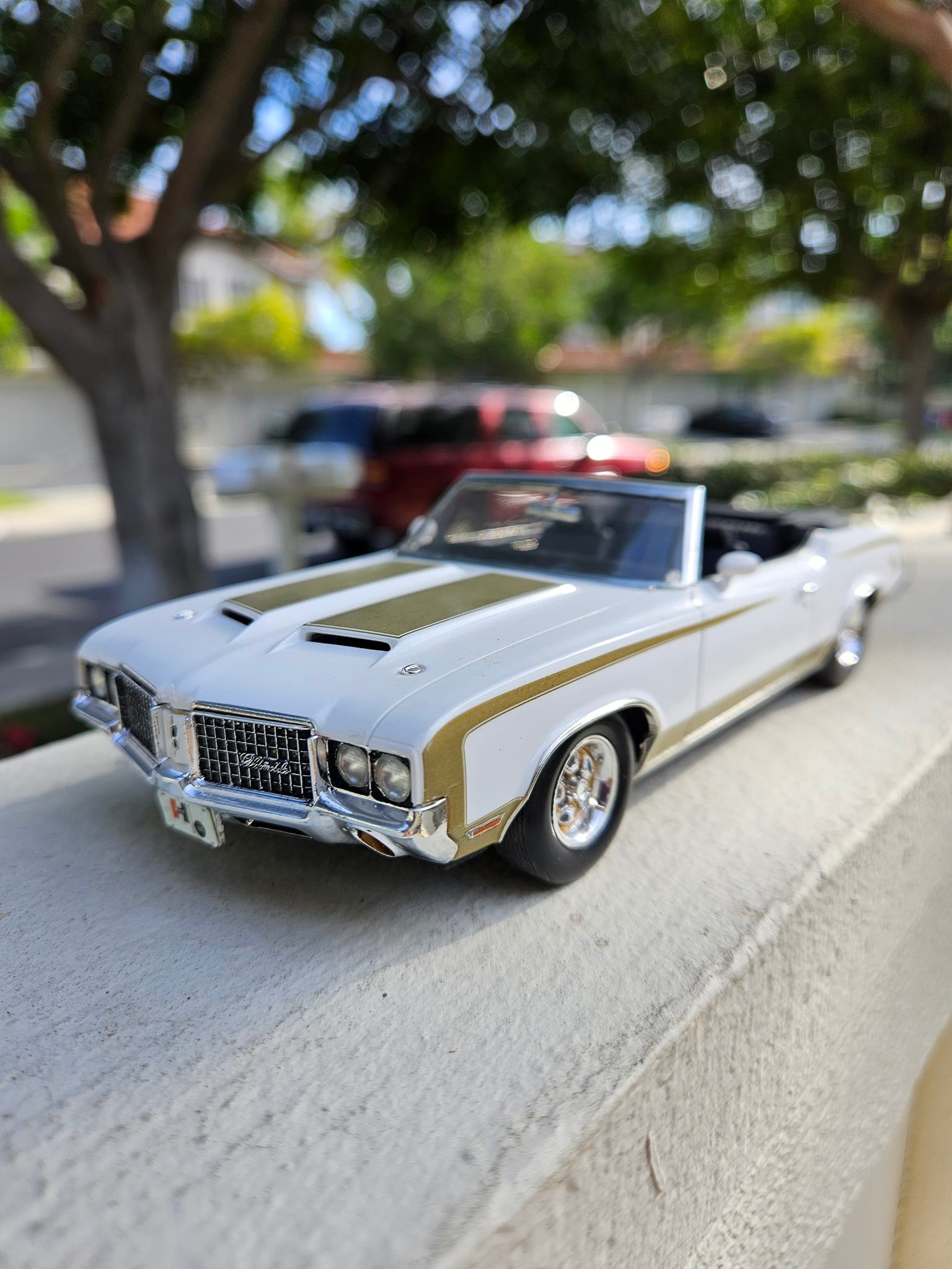 Revell 72' Hurst Olds 442 convertible built box stock