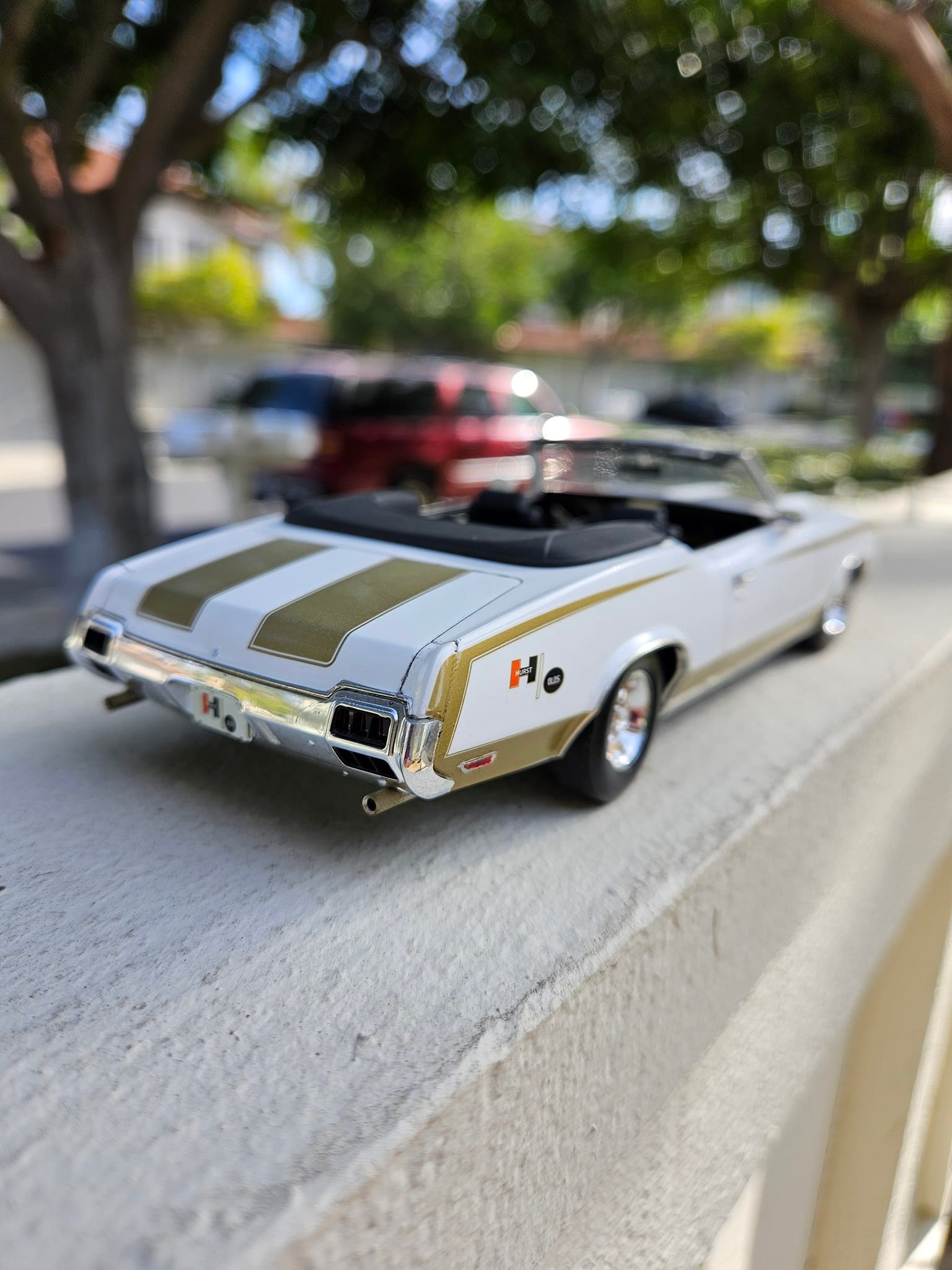 Revell 72' Hurst Olds 442 convertible built box stock