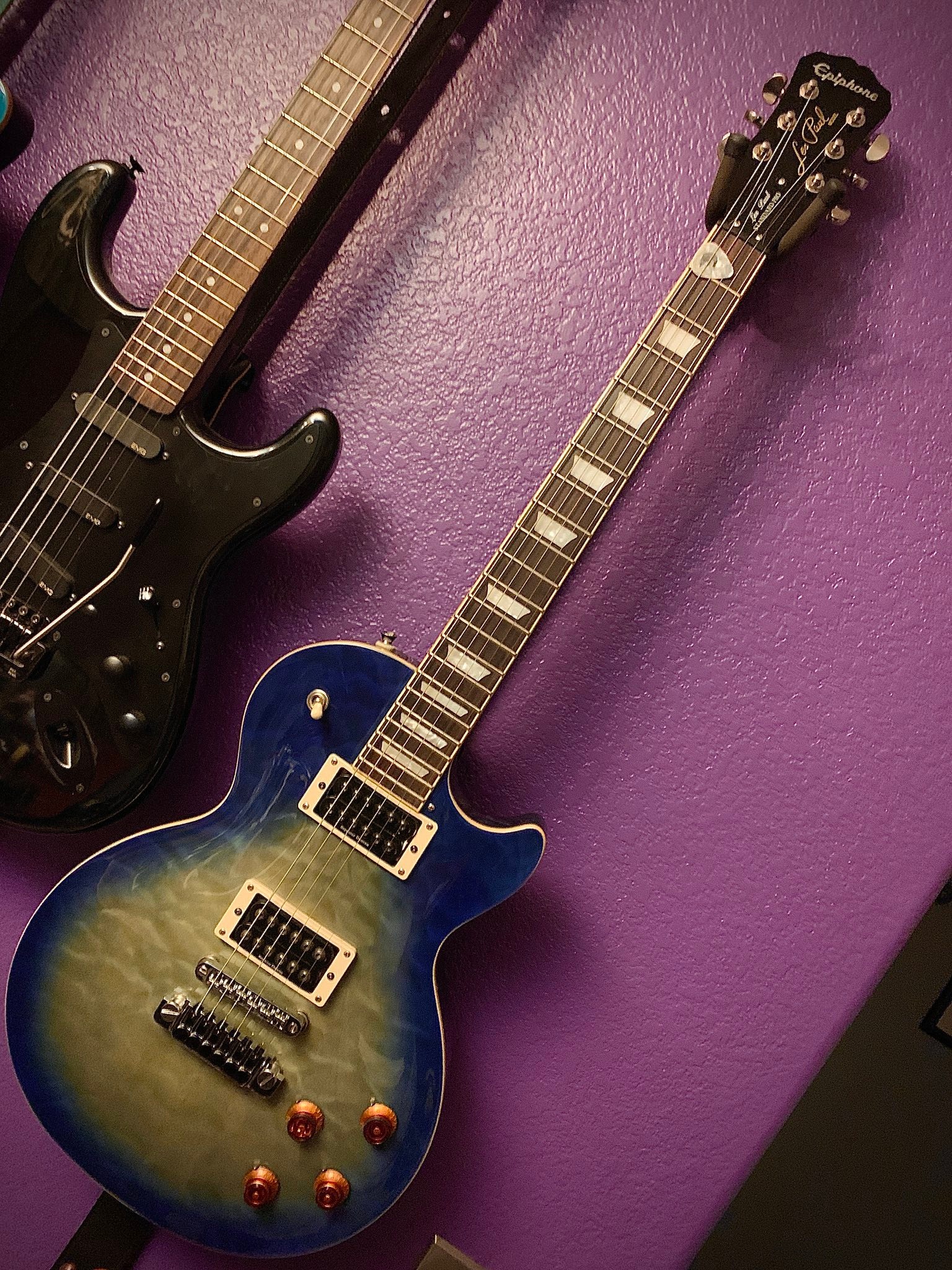 Epi Les Paul Standard Pro with blueberry burst quilted maple top