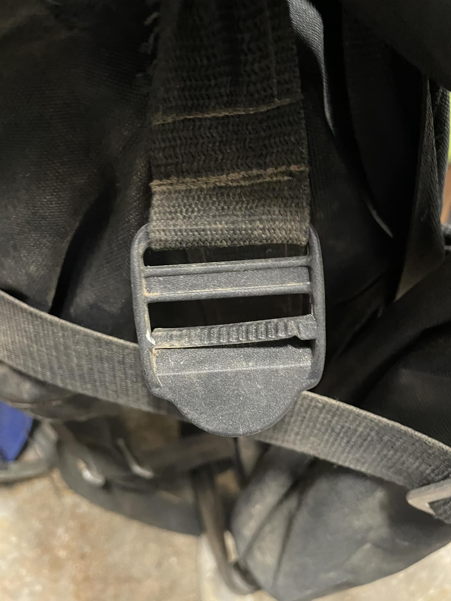 how to remove evenflo pivot car seat from base LiteMax 30 Infant Version:Upgraded to hydraulic brakes (Dual-Piston, HD-E500) Columbia Bugaboot Plus III contal-i31000-0000731274