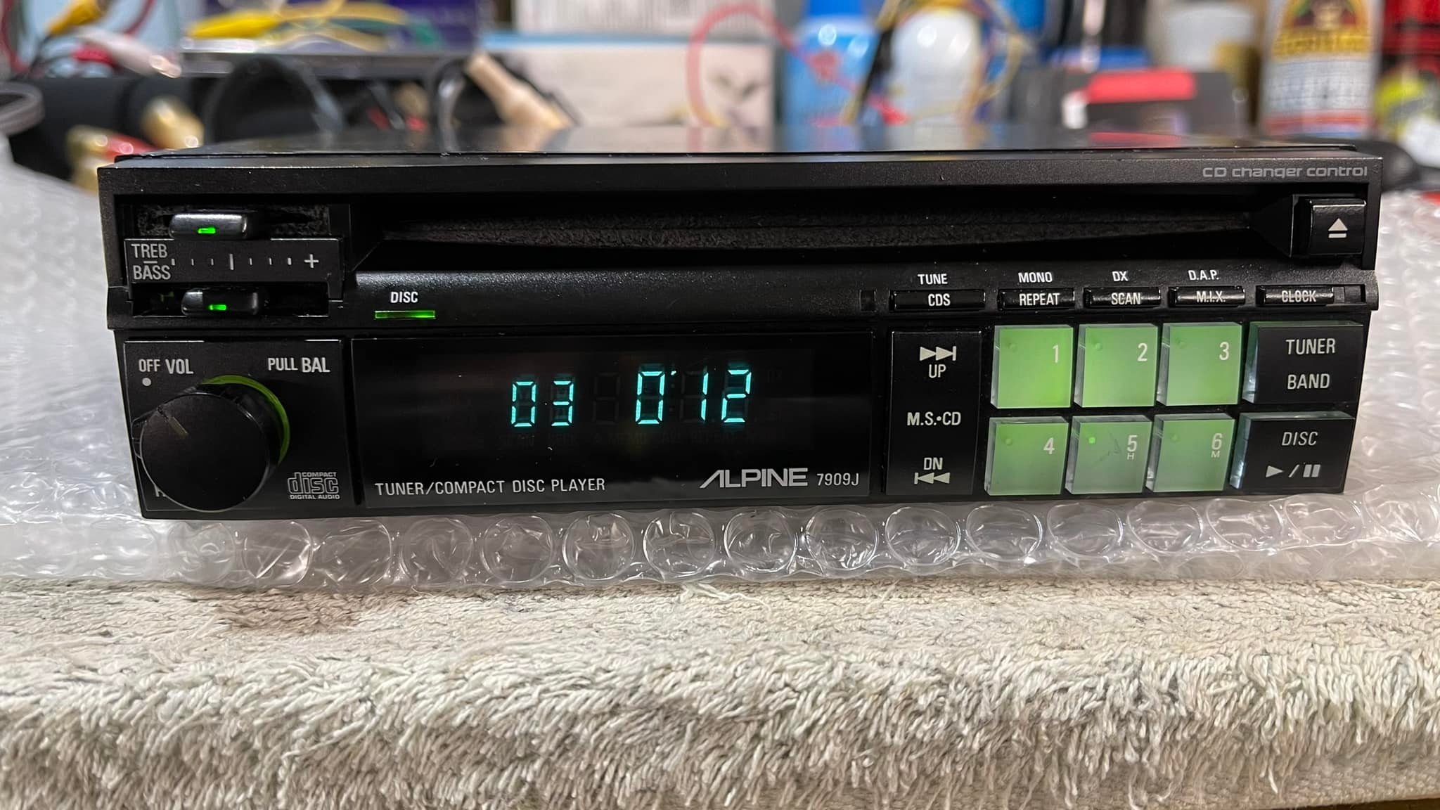 Alpine 7909J sound quality remains refined