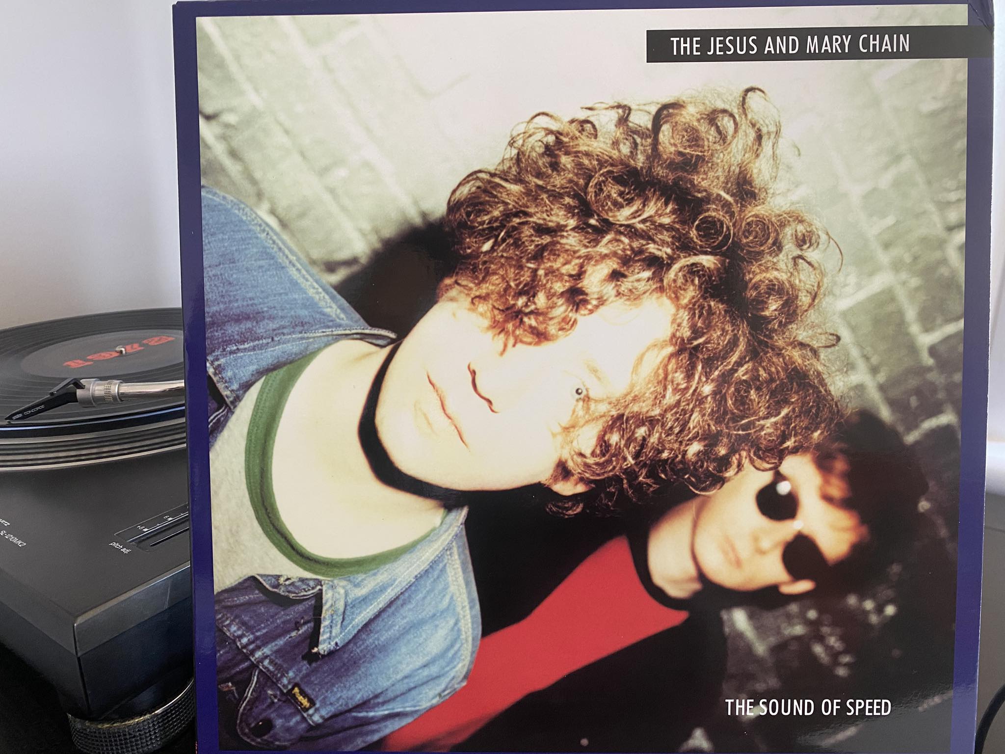 The Jesus and Mary Chain - Barbed Wire Kisses album review