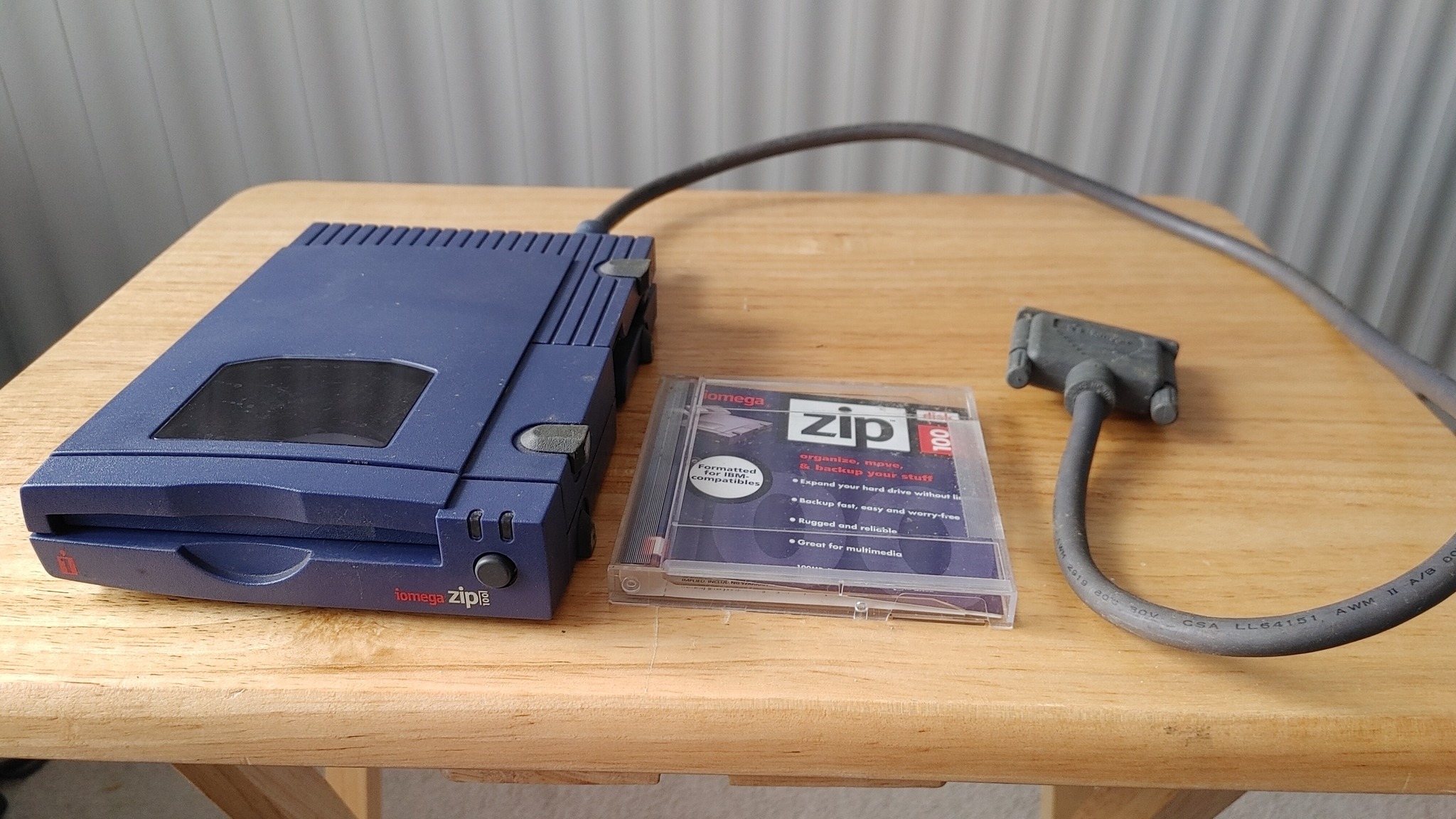 When this device, Iomega Zip Drive became available in 1995, it 