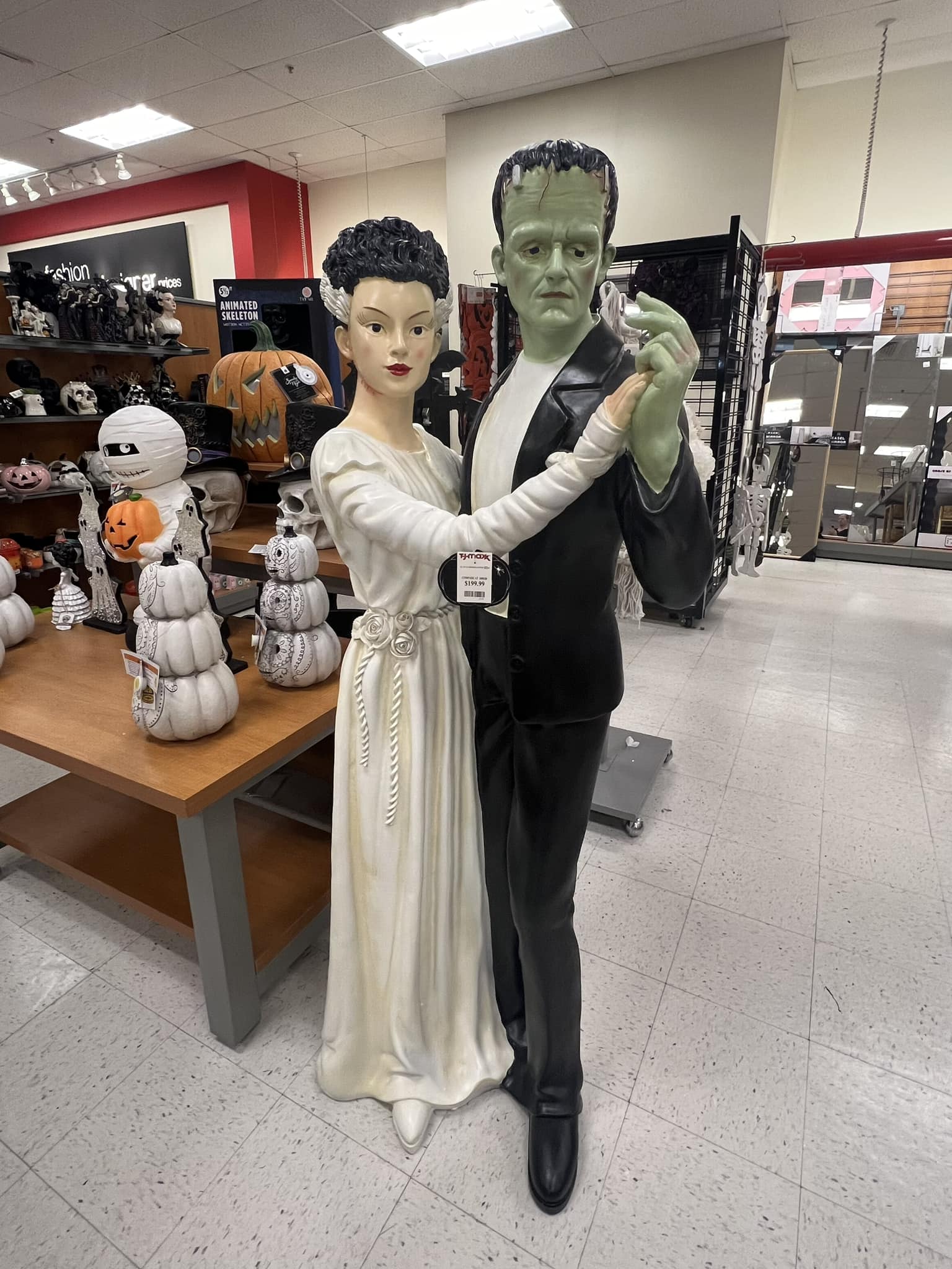 【deco shop】 Life-size Halloween decoration spotted at TJ Max in Draper, Utah