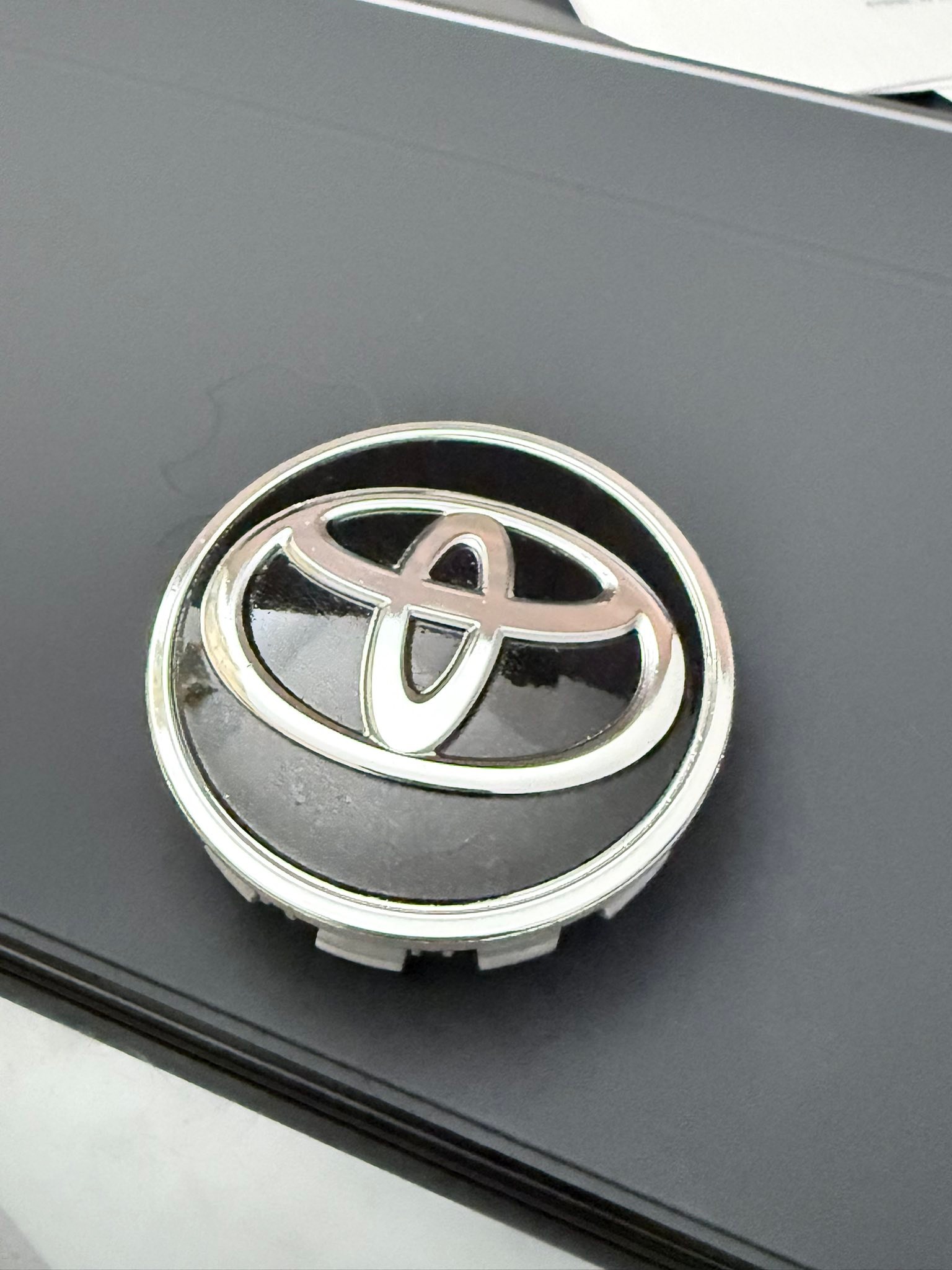 XAT Racing > JDM Toyota Crown JZS155 95-99 S150 2JZGE hardtop > Crown Hood Emblem JZS155 sedan OEM Toyota