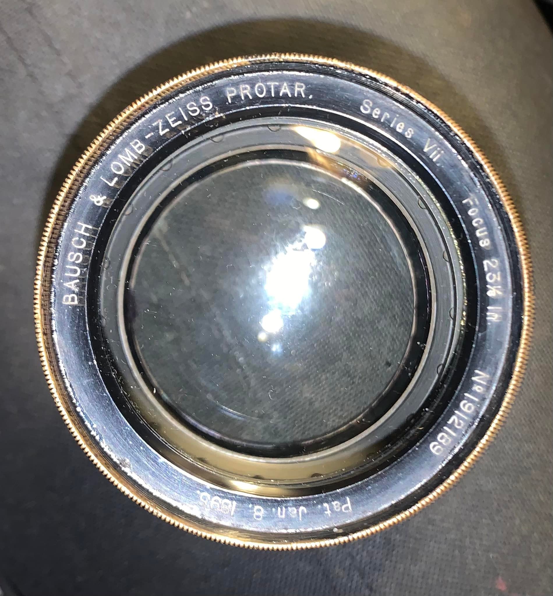 What is the insight about the Zeiss Protar lens?