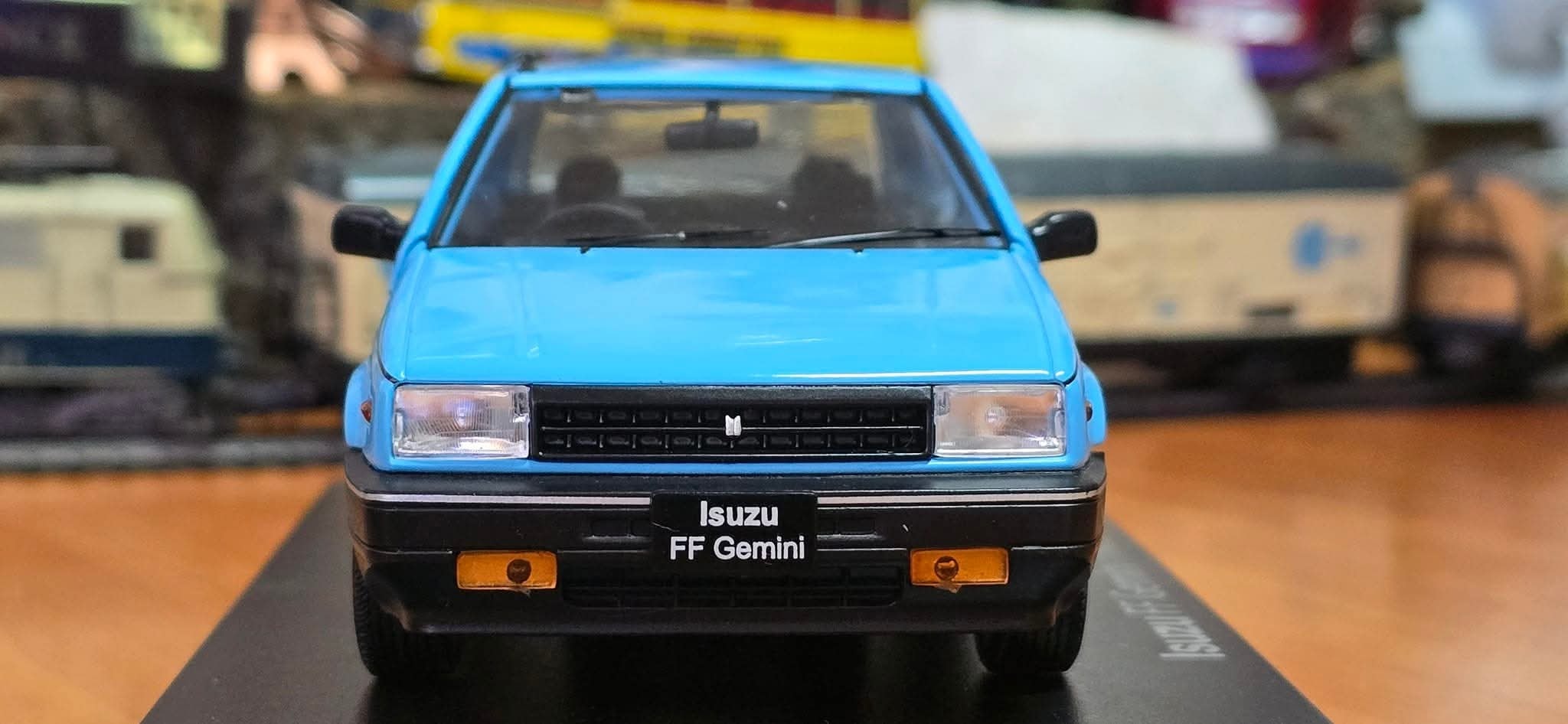 DCCLmadeinjapan Isuzu FF Gémini (1985) 1:24