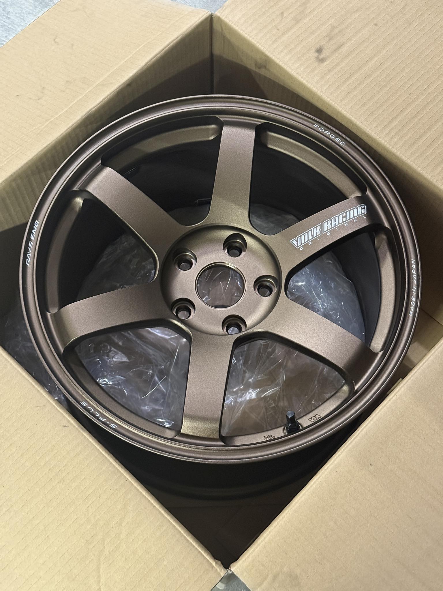 Te37 saga s-plus 18x10 wheel fitment?