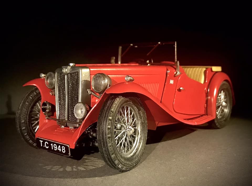 Academy/Minicraft 1948 MG TC sports roadster model kit review