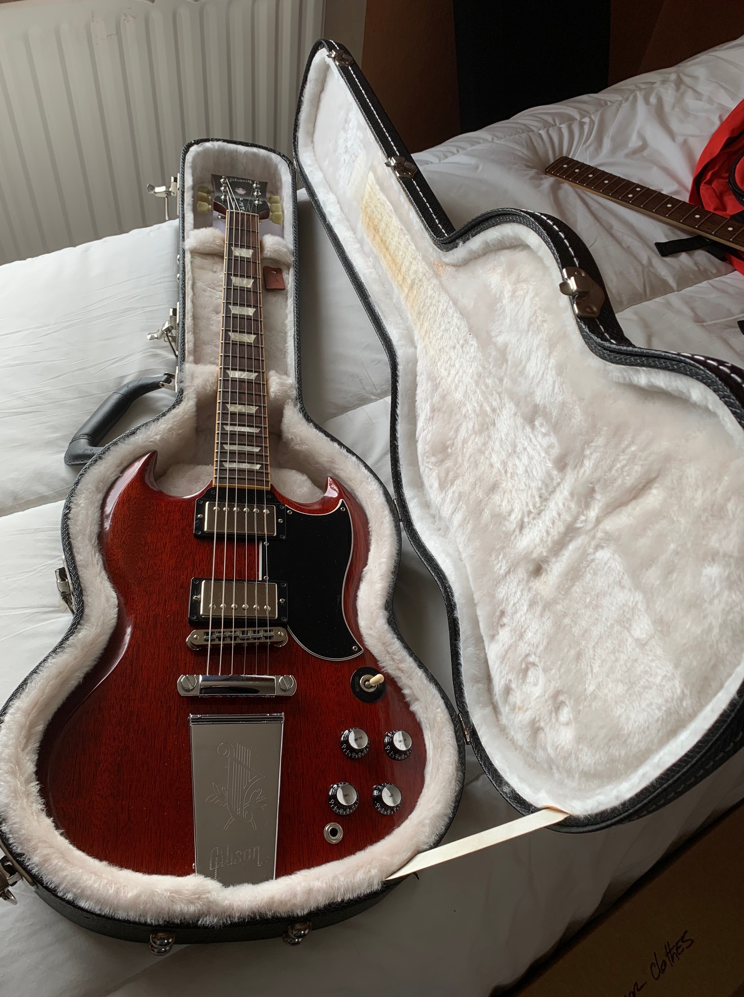 Is my 2007 Gibson SG a Les Paul 61 reissue with Maestro Vibrola?