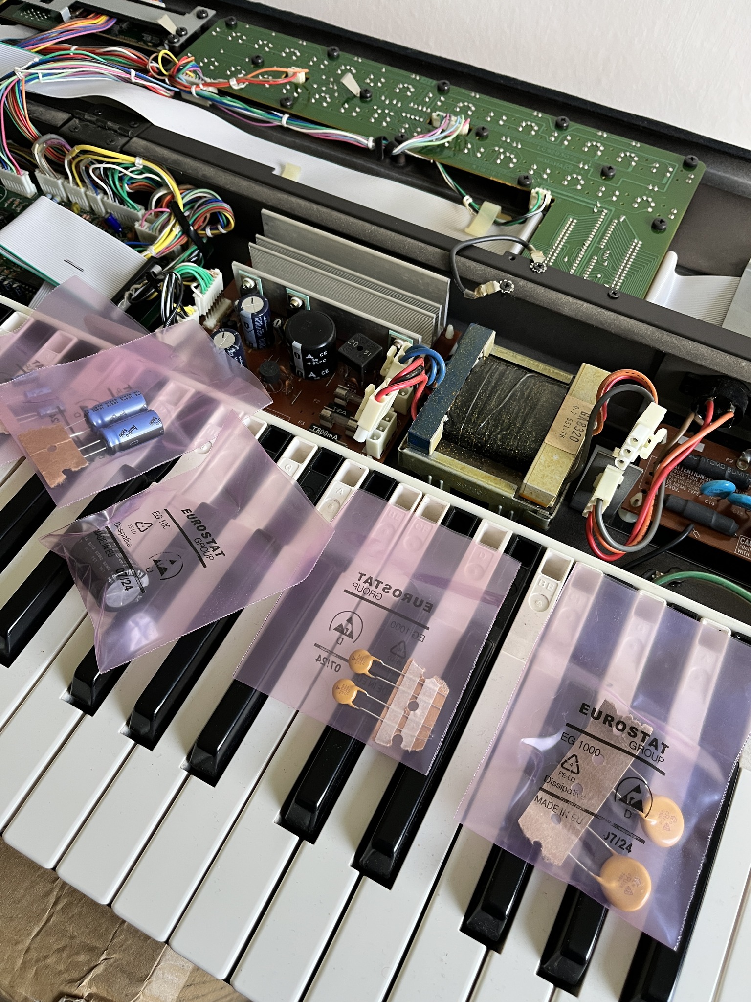 Replacing failing caps on Yamaha M7CL-48 PCB