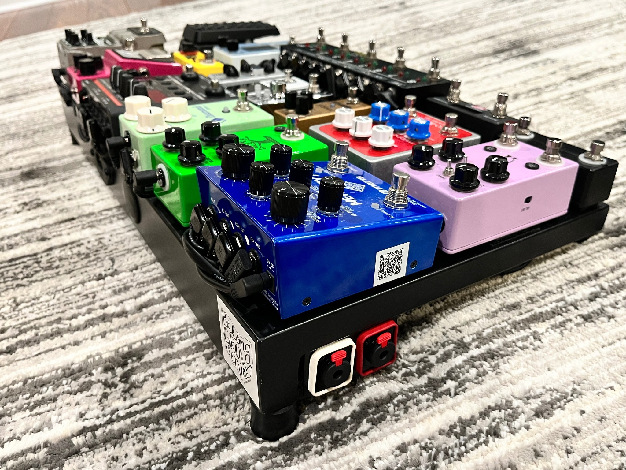 Modding a Line6 Echo Park pedal with momentary switch