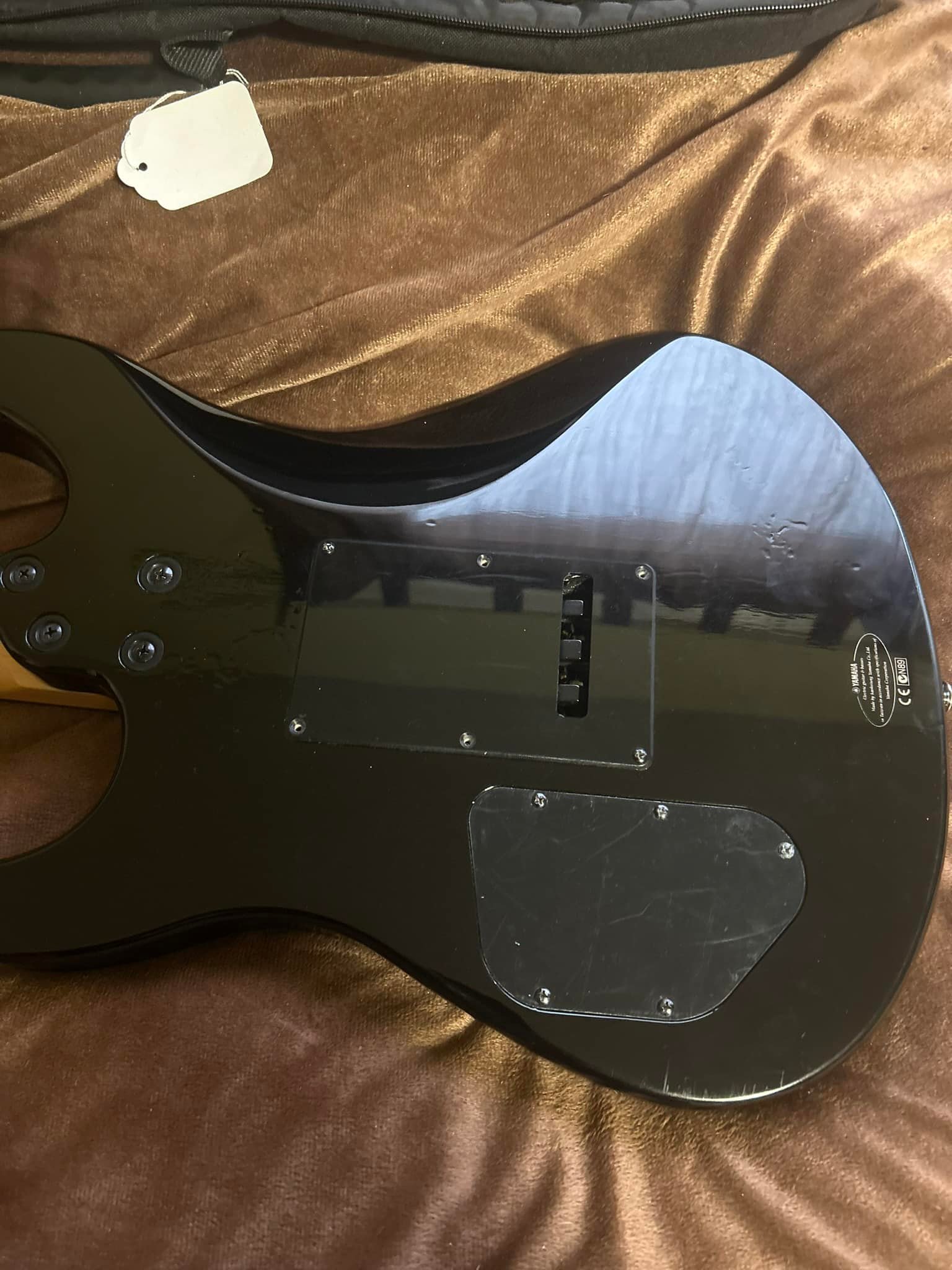 What type of bridge is on the Yamaha RGX 520 DZ?