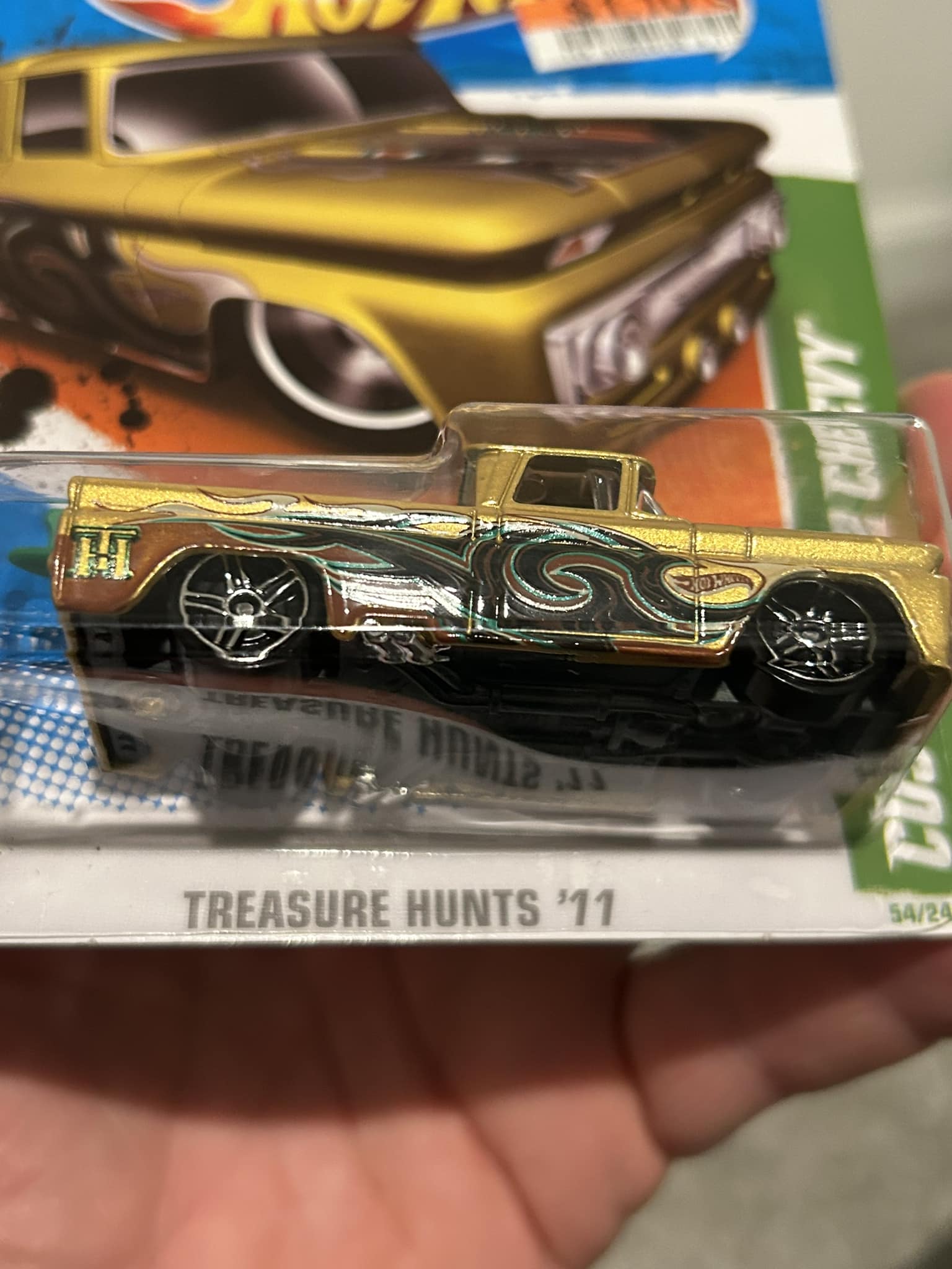 Trading 2011 Treasure Hunt Custom 62' Chevy Hot Wheels