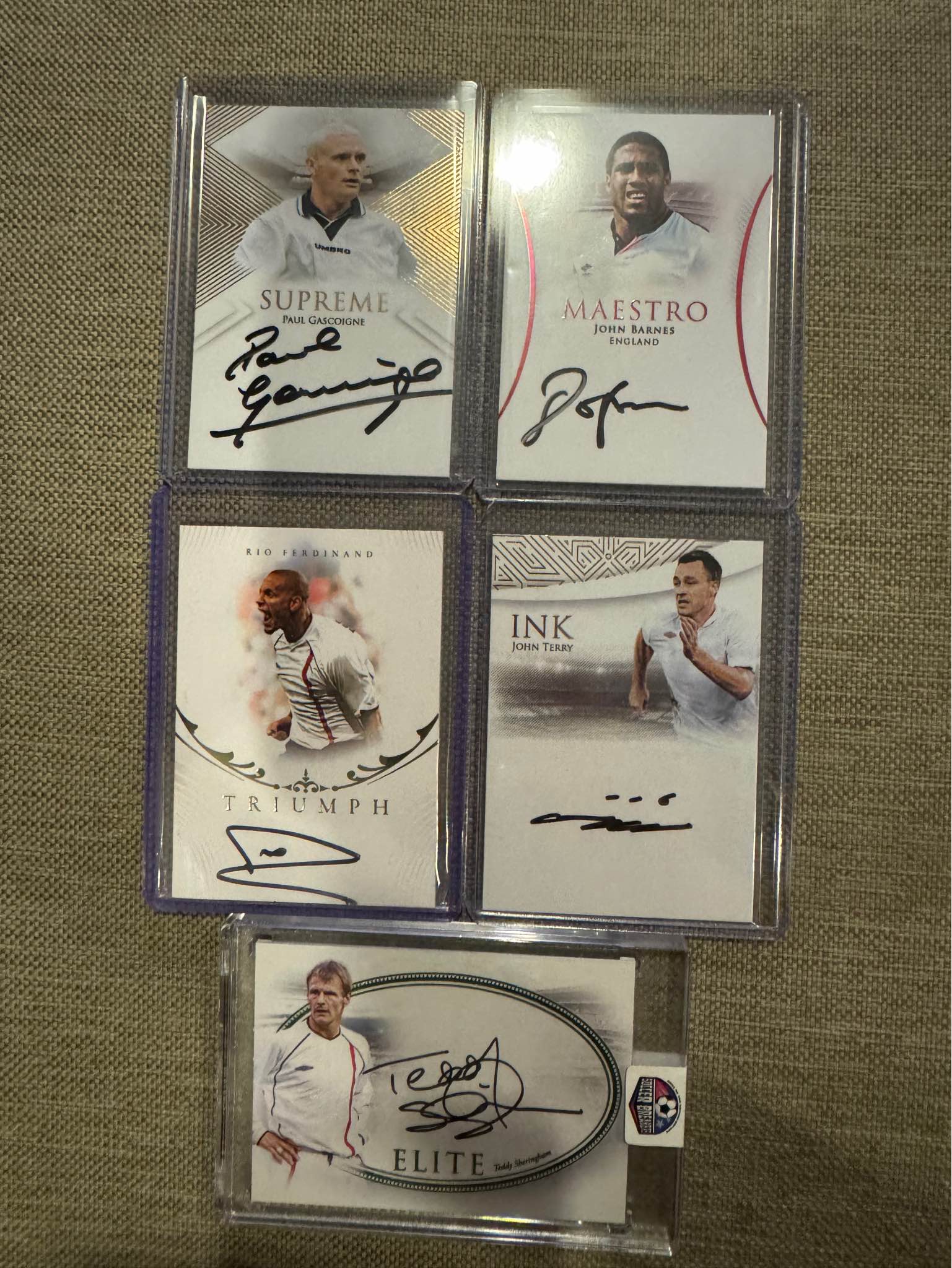 Futera on card autos ?? Cards are located in Bangkok Delivery is 