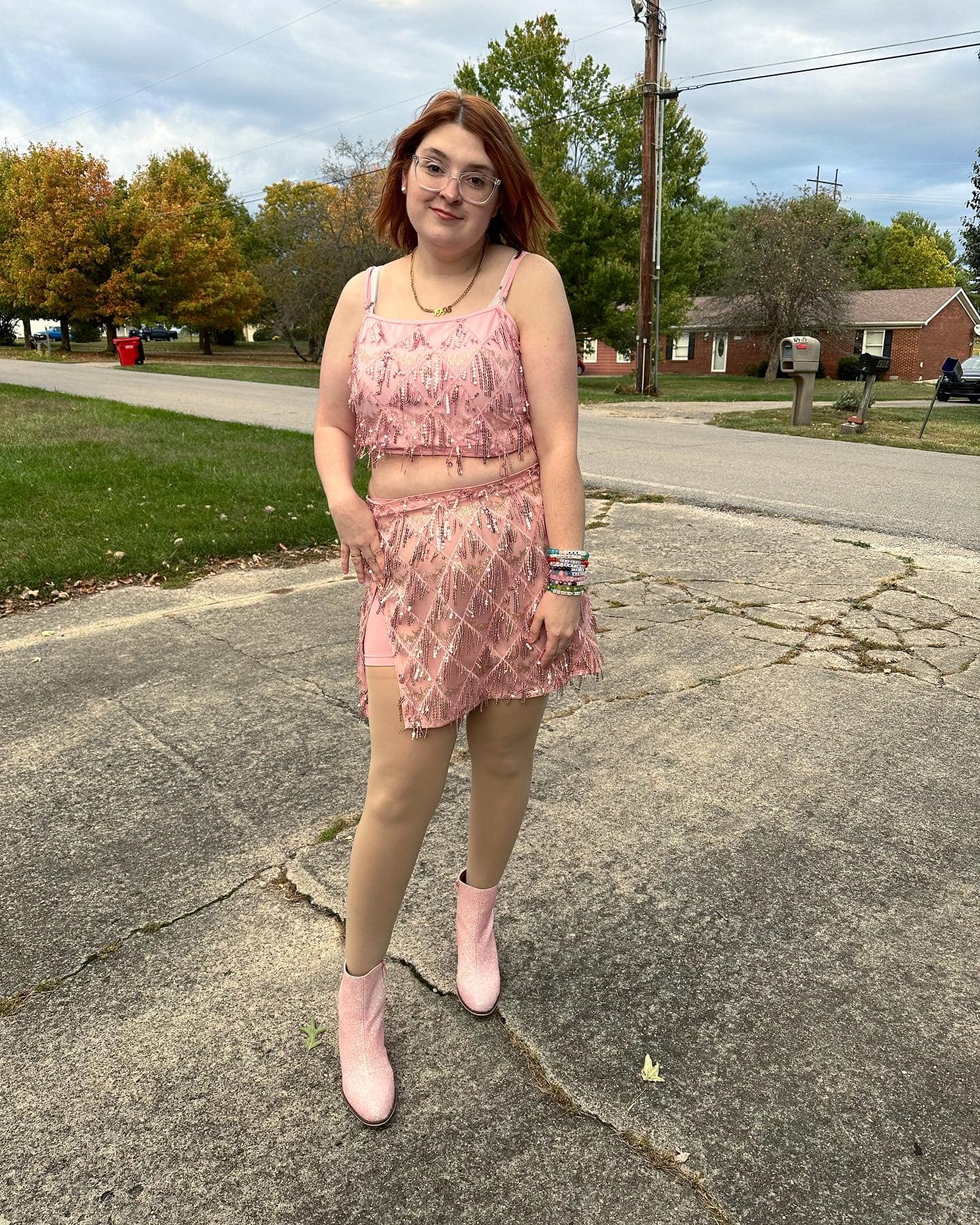 taylor swift pink sequin dress Round Neck V Back Sequins Long Prom Best Red C – Hoprom taylorswift was absolutely captivating in