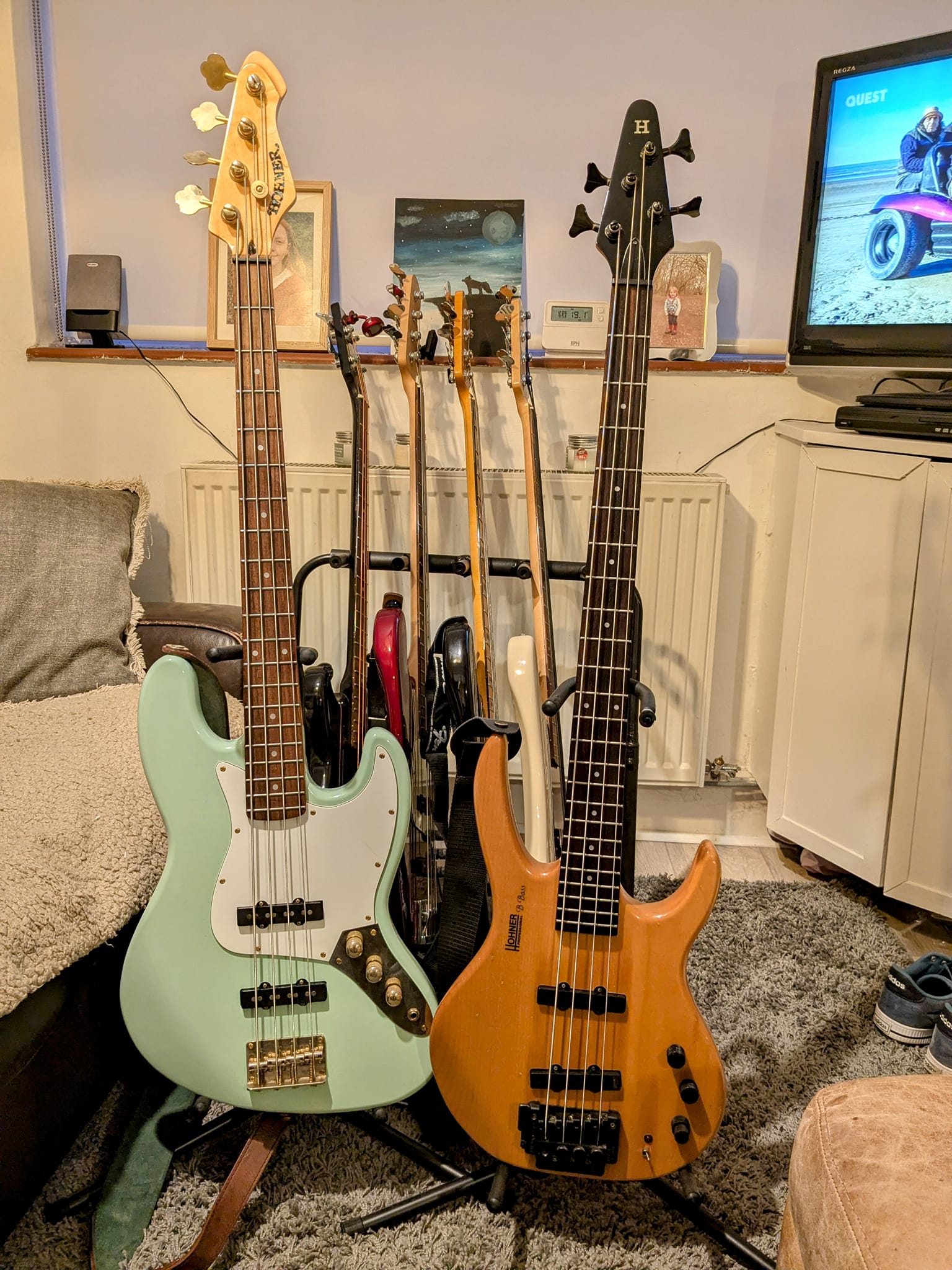 New '90s Hohner B Bass in walnut finish